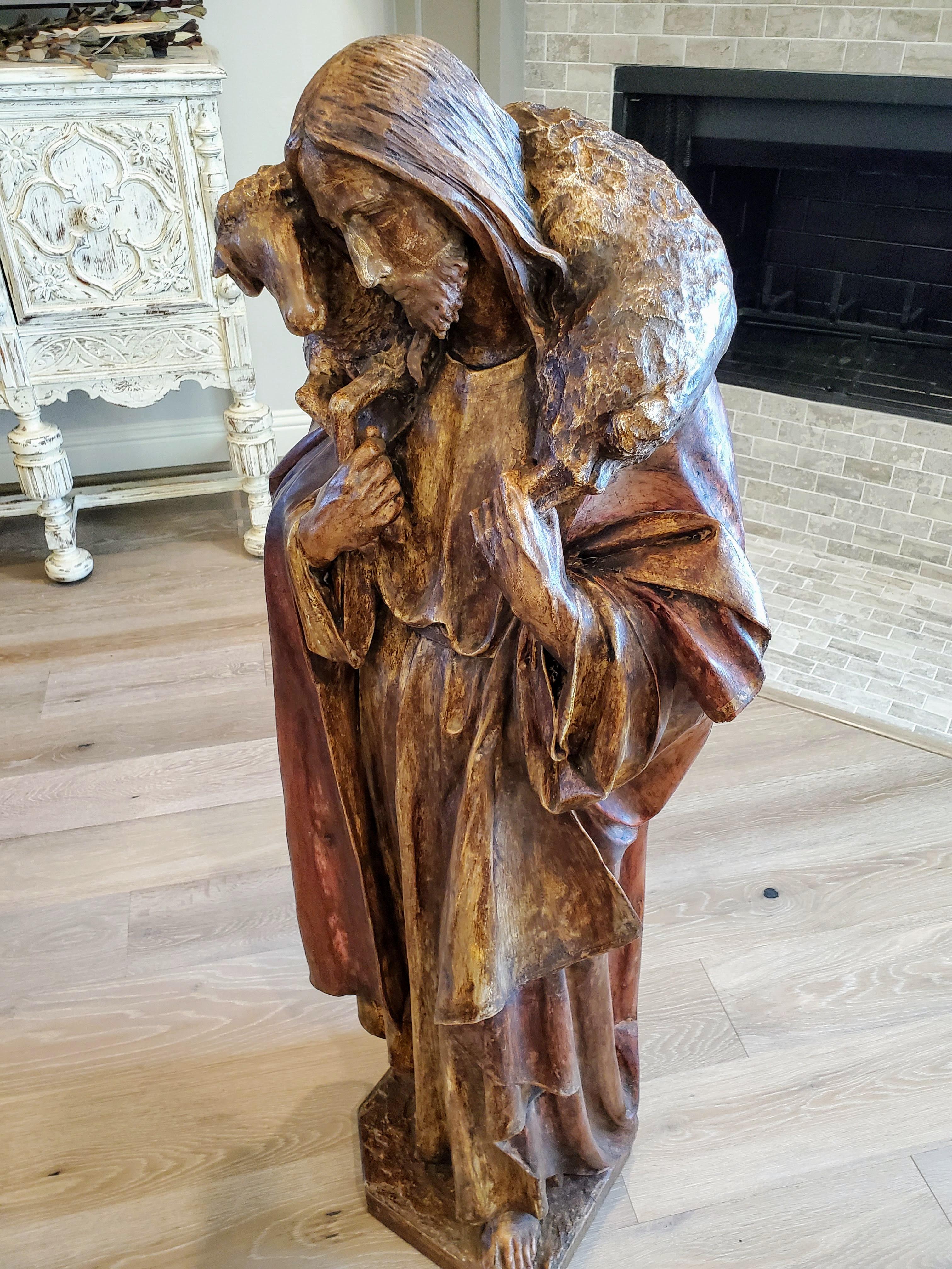 Große antike europäische geschnitzte Kirchen-Altarfigur aus vergoldetem Holz   im Angebot 4
