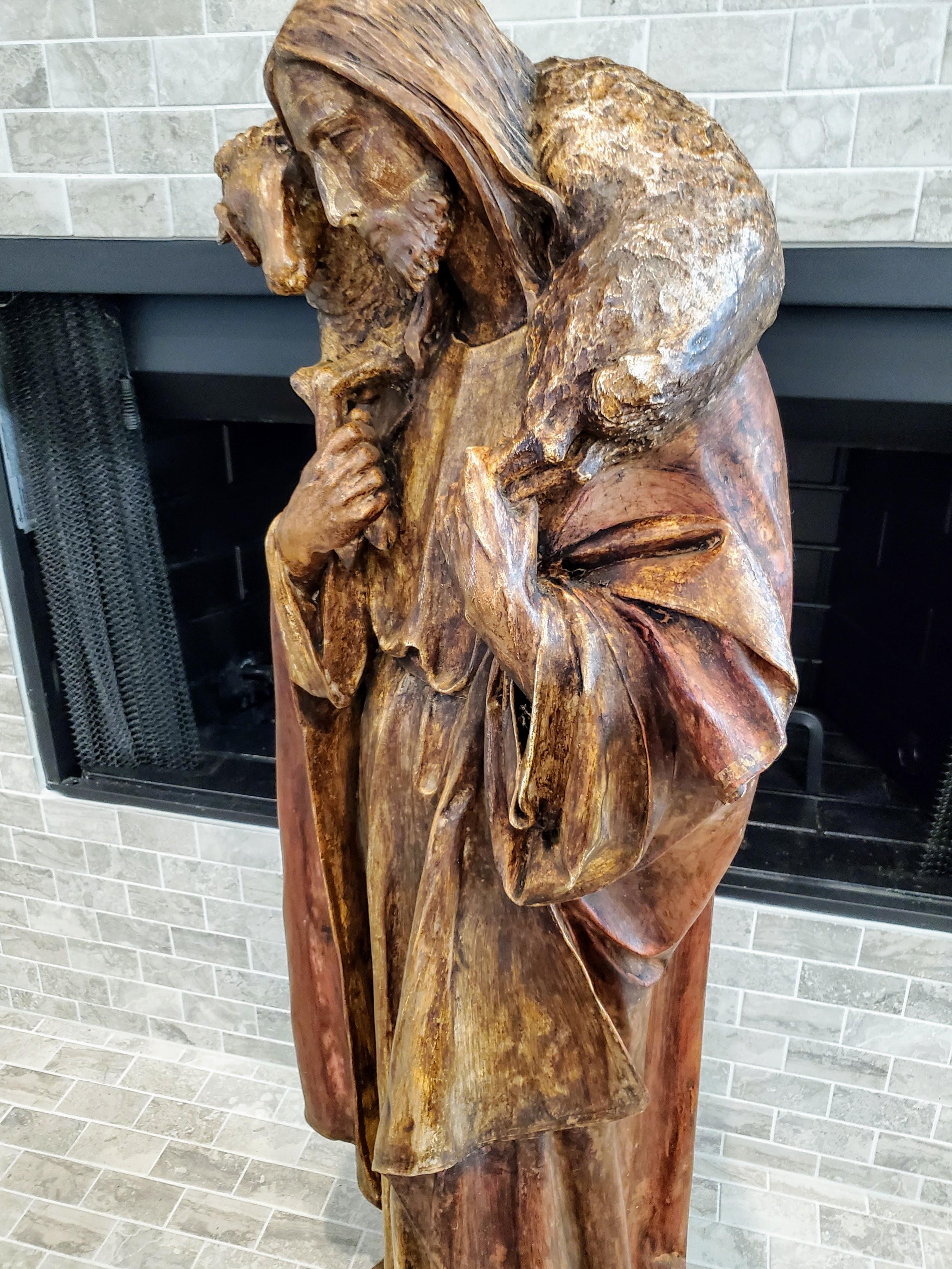 Große antike europäische geschnitzte Kirchen-Altarfigur aus vergoldetem Holz   im Zustand „Gut“ im Angebot in Forney, TX