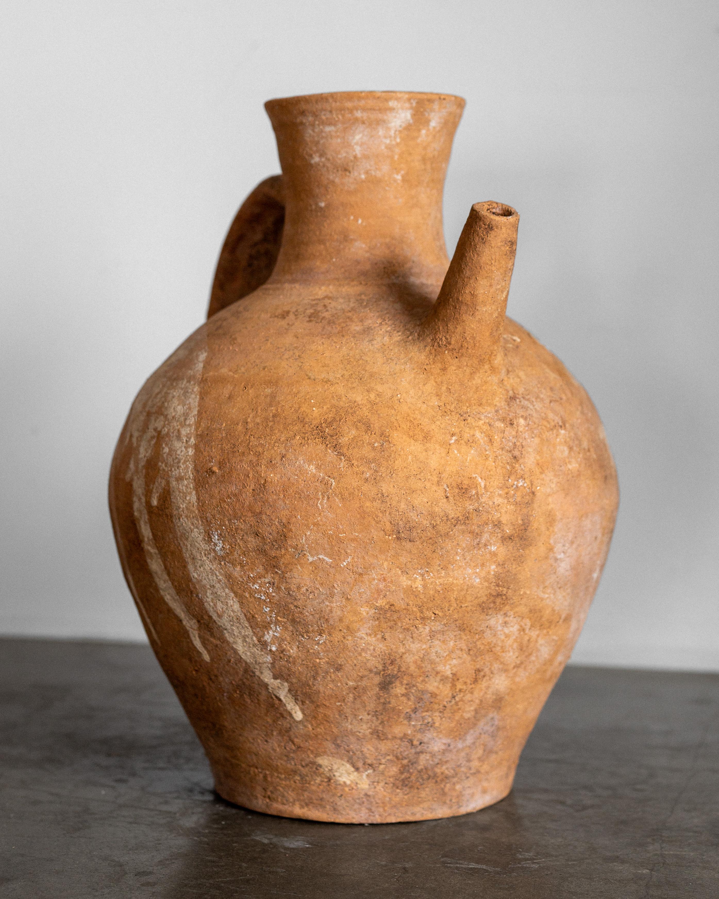 Gran jarra de vino de terracota de cerámica popular europea con pico Europeo en venta