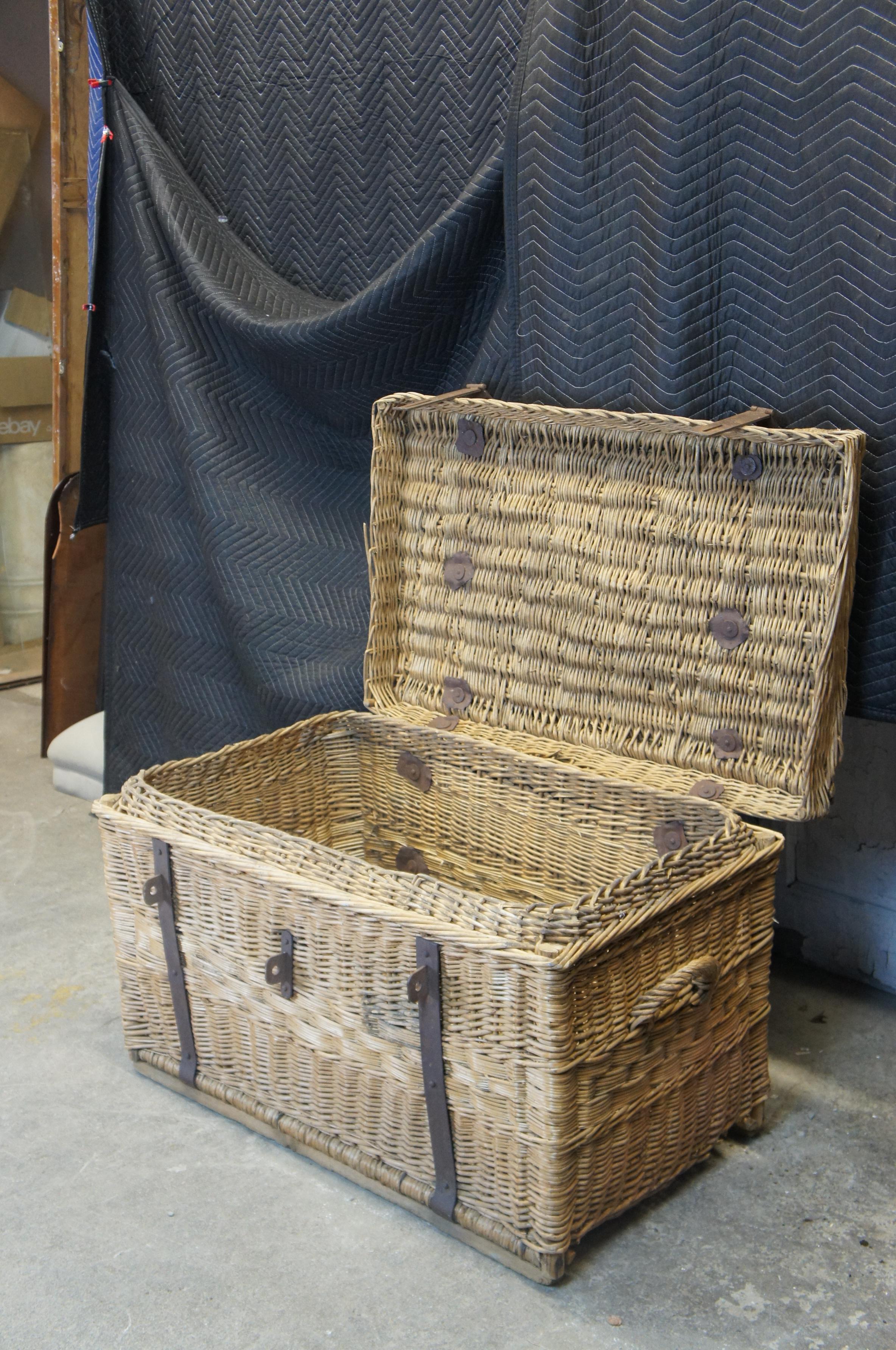 Victorian Large Antique European Wicker Ocean Liner Steamer Travel Trunk Champagne Basket