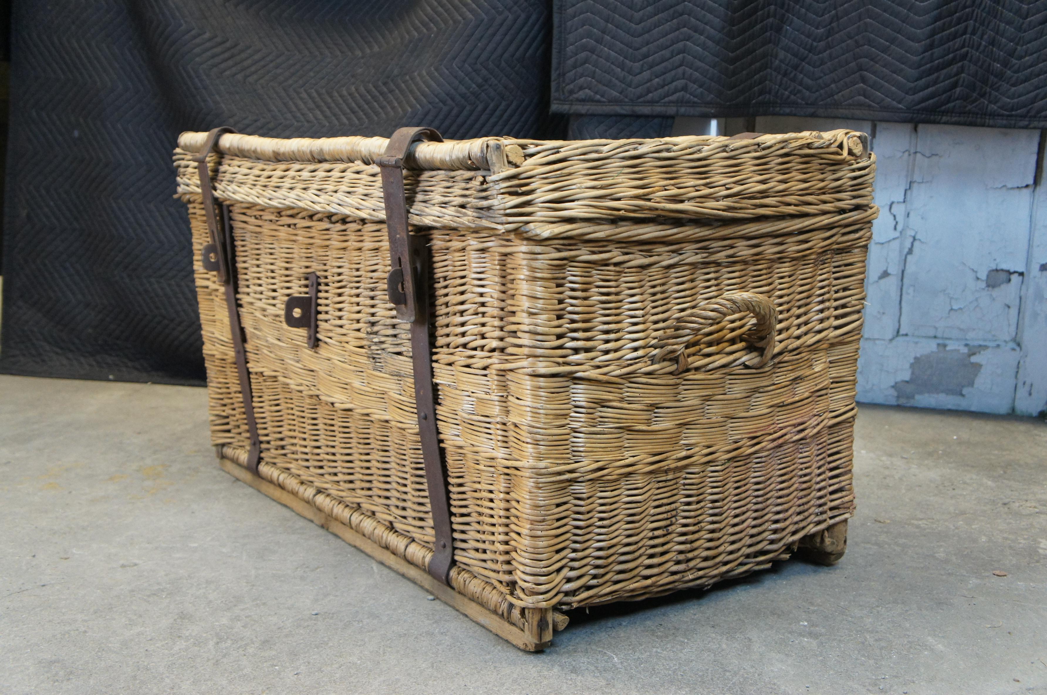 Large Antique European Wicker Ocean Liner Steamer Travel Trunk Champagne Basket 1