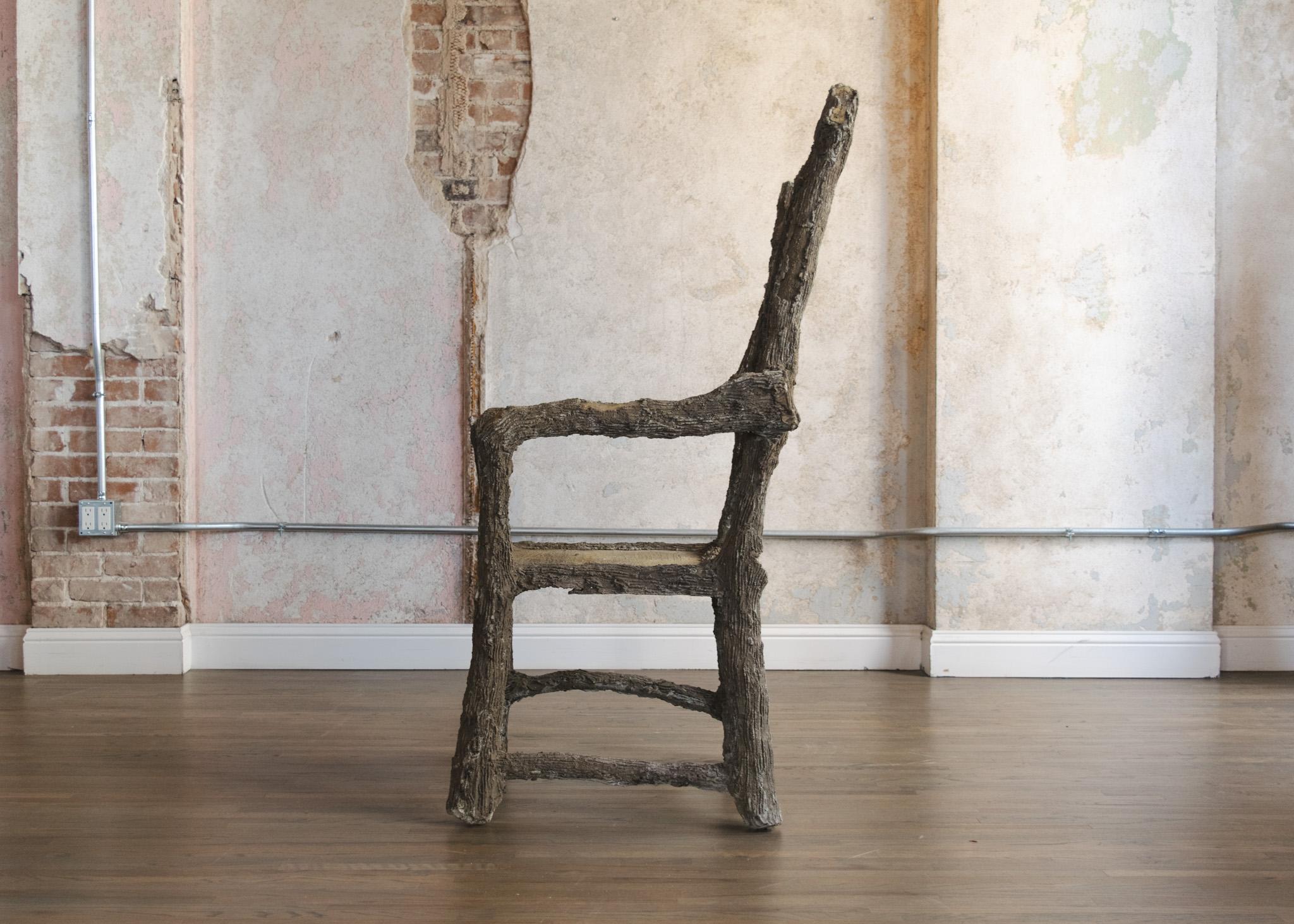 Grande chaise ancienne en faux bois Bon état - En vente à Houston, TX