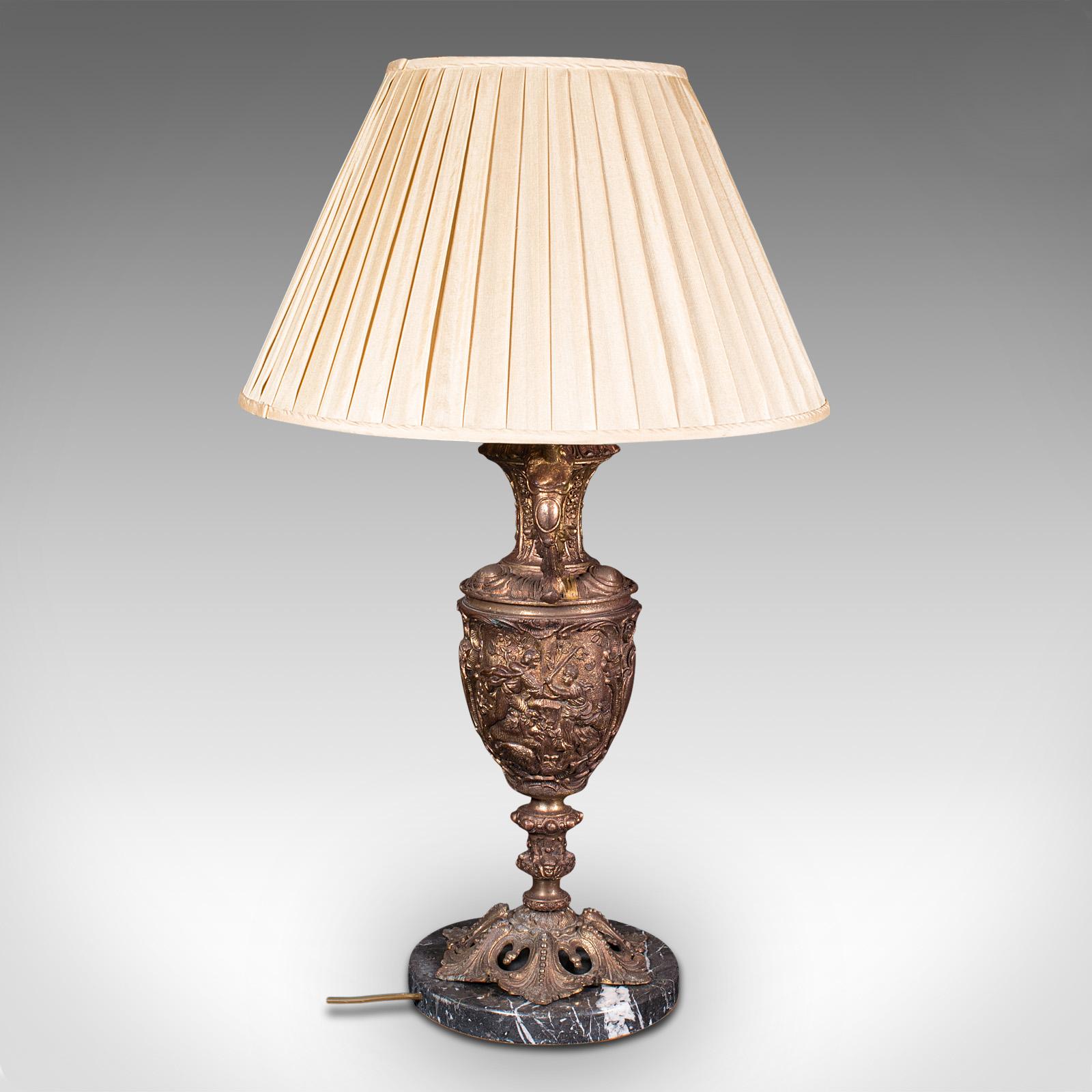 XIXe siècle Grande lampe d'exposition ancienne italienne, métal doré, marbre, lampe de bureau, victorienne en vente