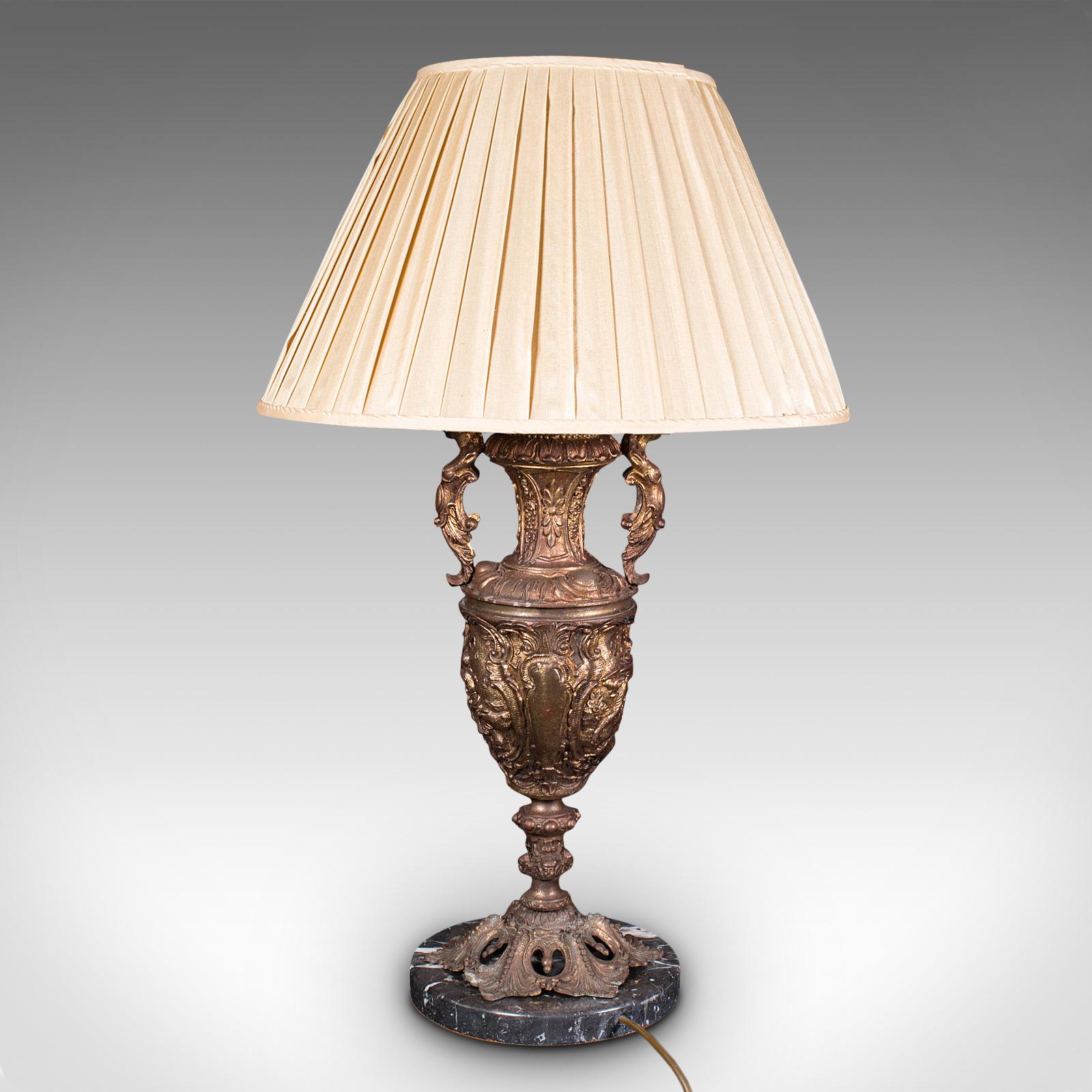 Marbre Grande lampe d'exposition ancienne italienne, métal doré, marbre, lampe de bureau, victorienne en vente