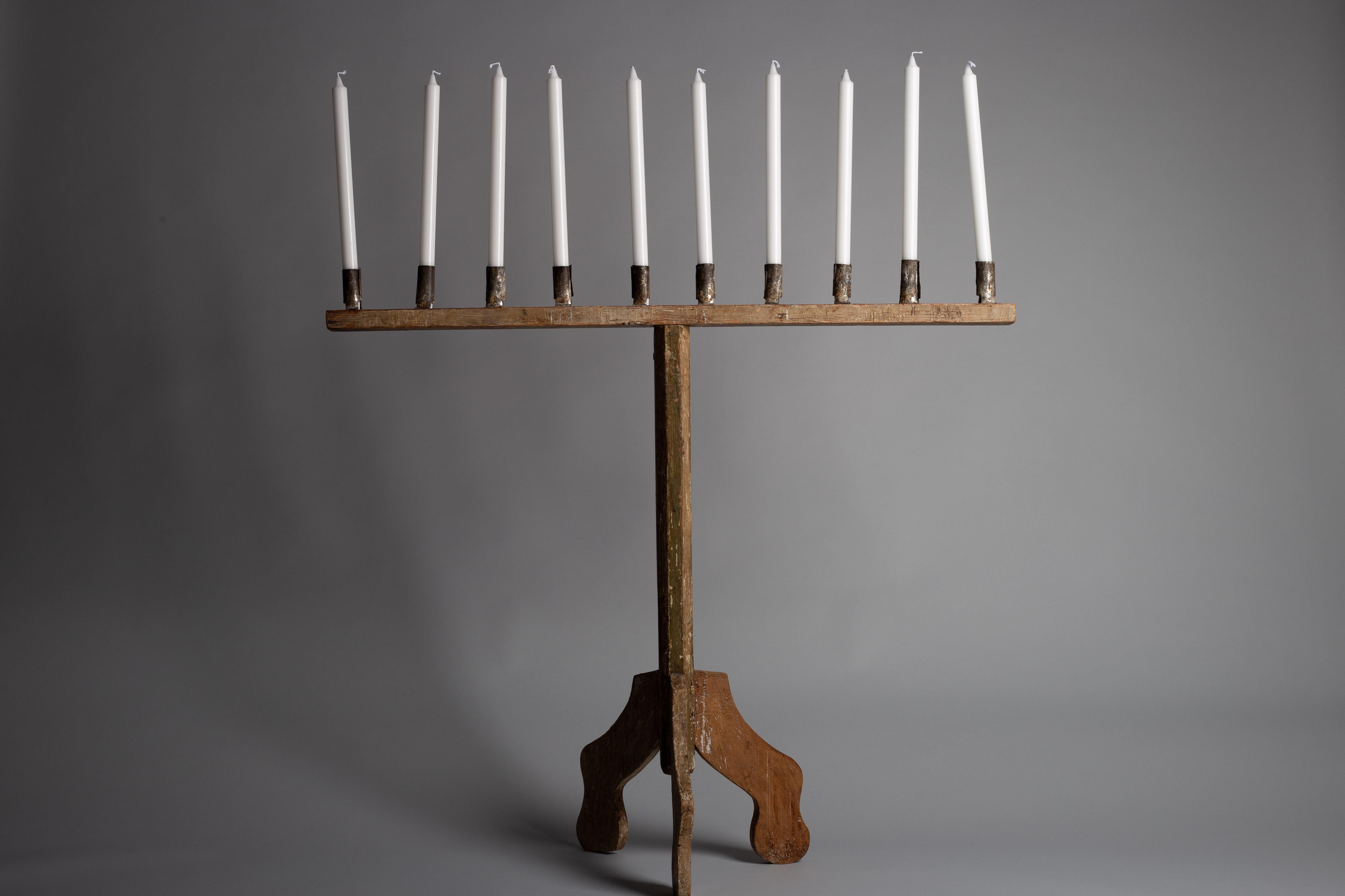 Gran candelabro antiguo finlandés de madera del siglo XIX en venta 3
