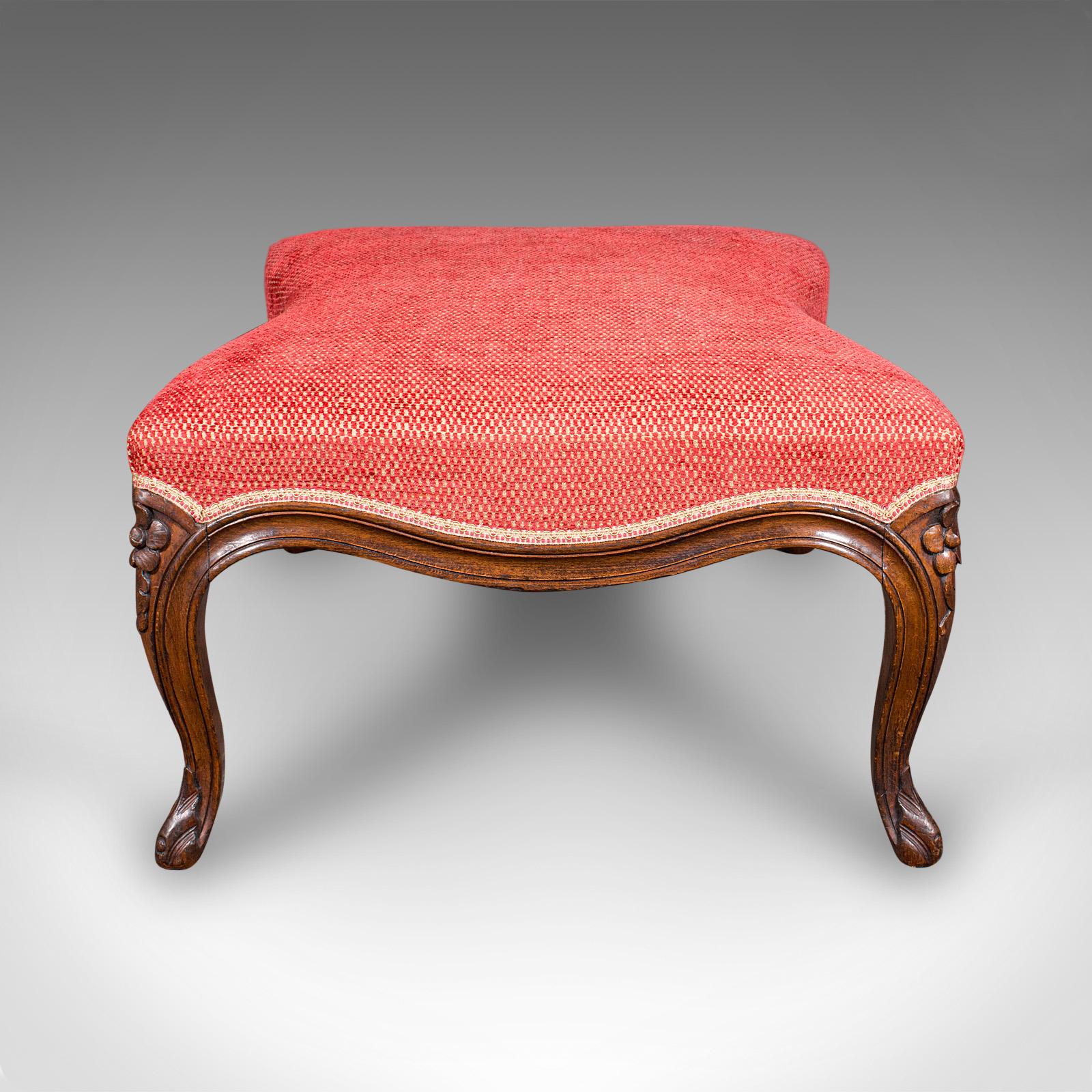 Grande sgabello antico da caminetto, inglese, noce, poggiapiedi, vittoriano, Circa 1850 In condizioni buone in vendita a Hele, Devon, GB