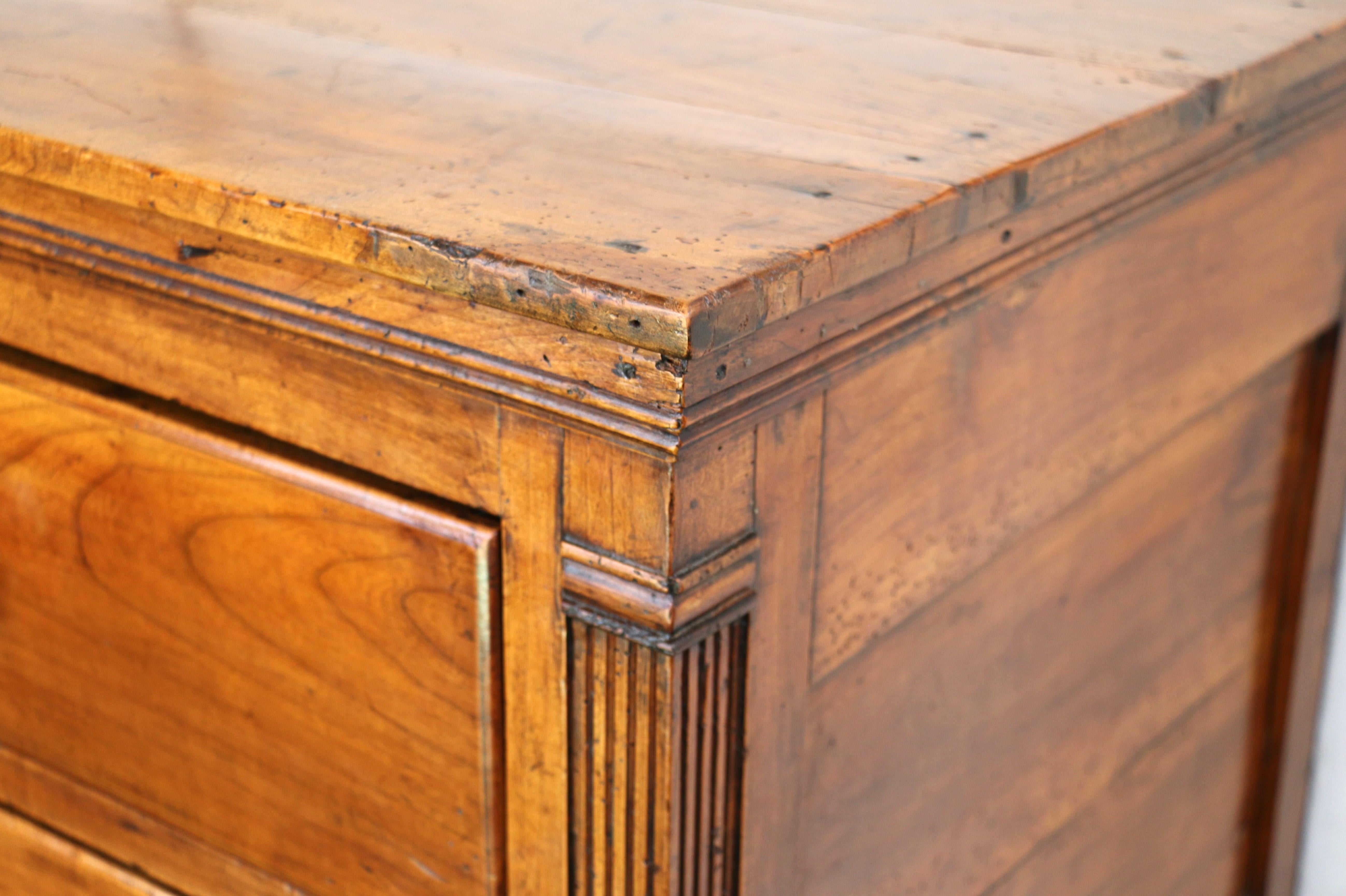 Large Antique Five Drawers Chest For Sale 4