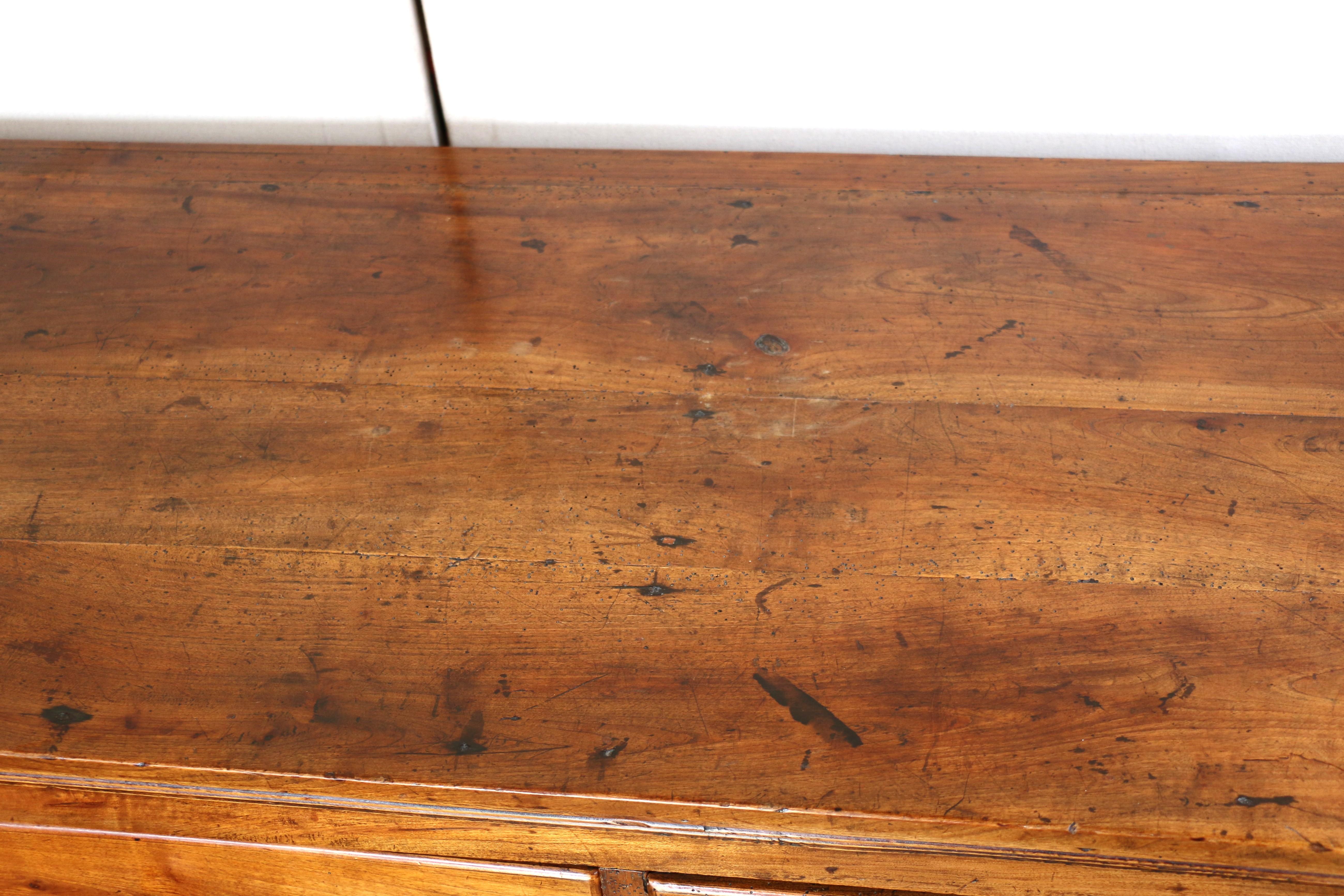Large Antique Five Drawers Chest For Sale 2