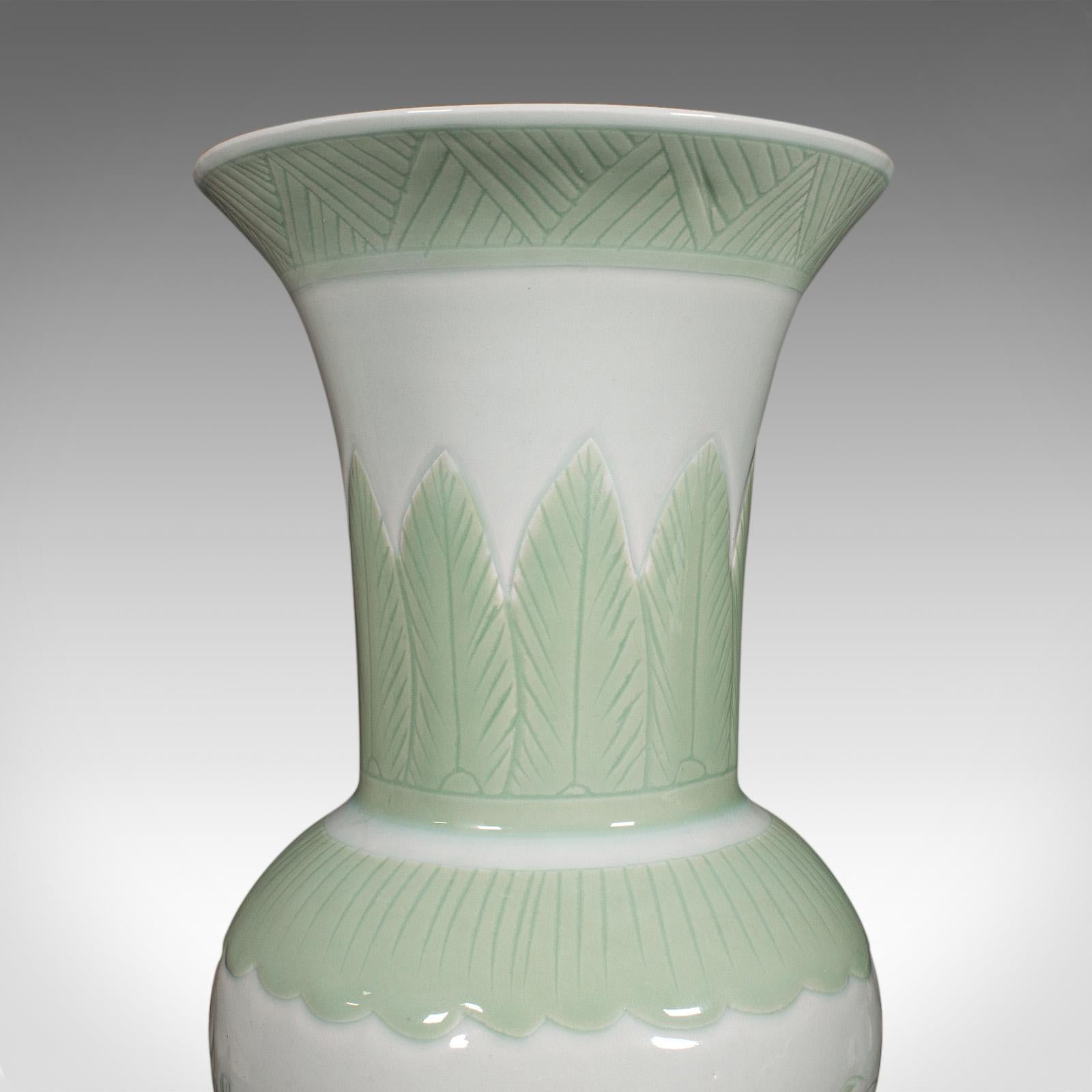 Grande urne à fleurs chinoise en céramique céladon, victorienne, 1900 en vente 1