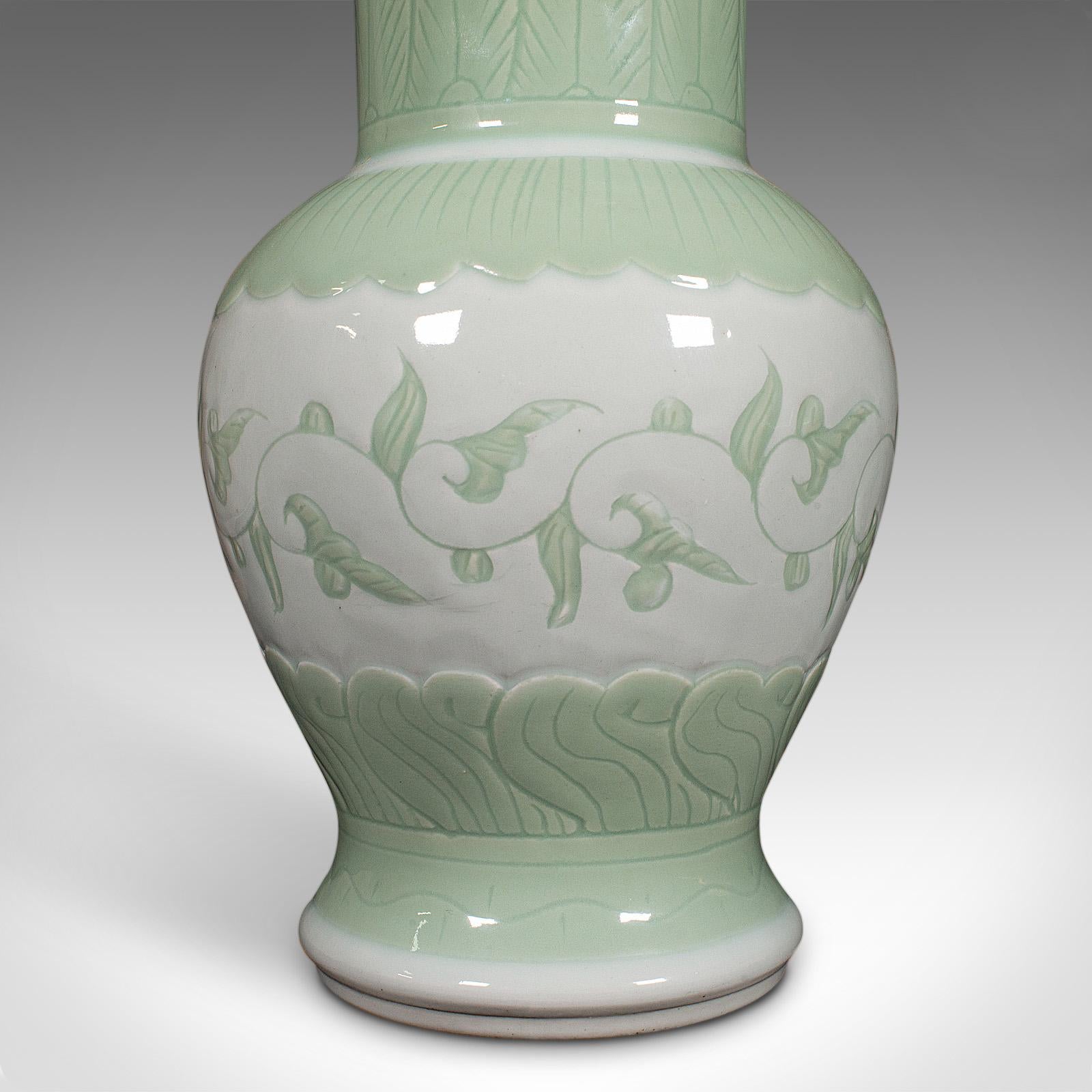 Grande urne à fleurs chinoise en céramique céladon, victorienne, 1900 en vente 2