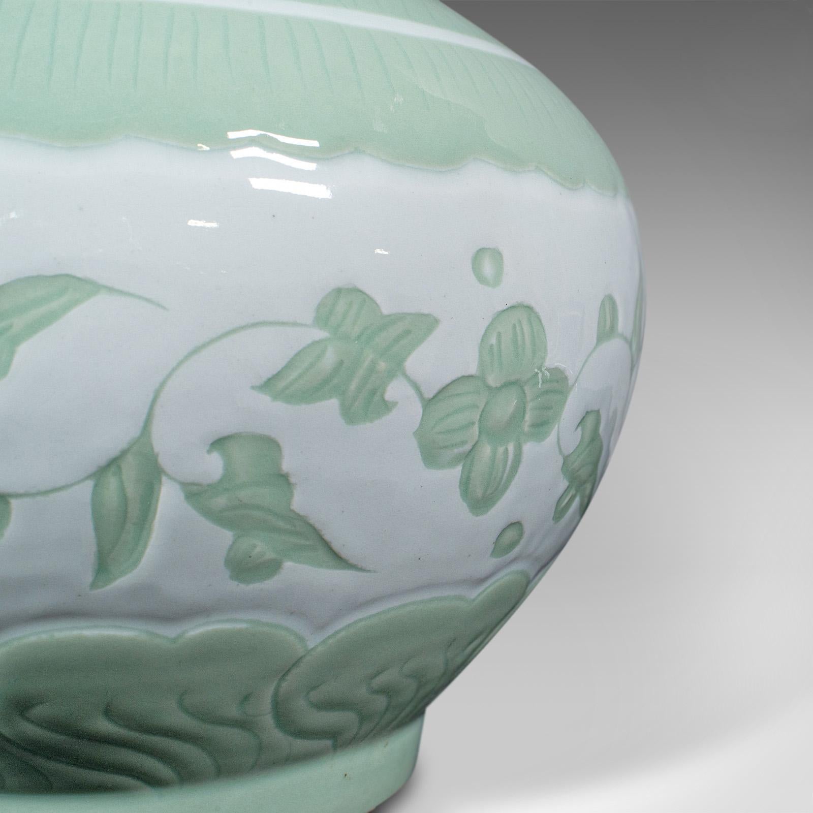 Grande vaso da fiori antico, cinese, celadon, ceramica, urna a balaustro, vittoriano in vendita 3