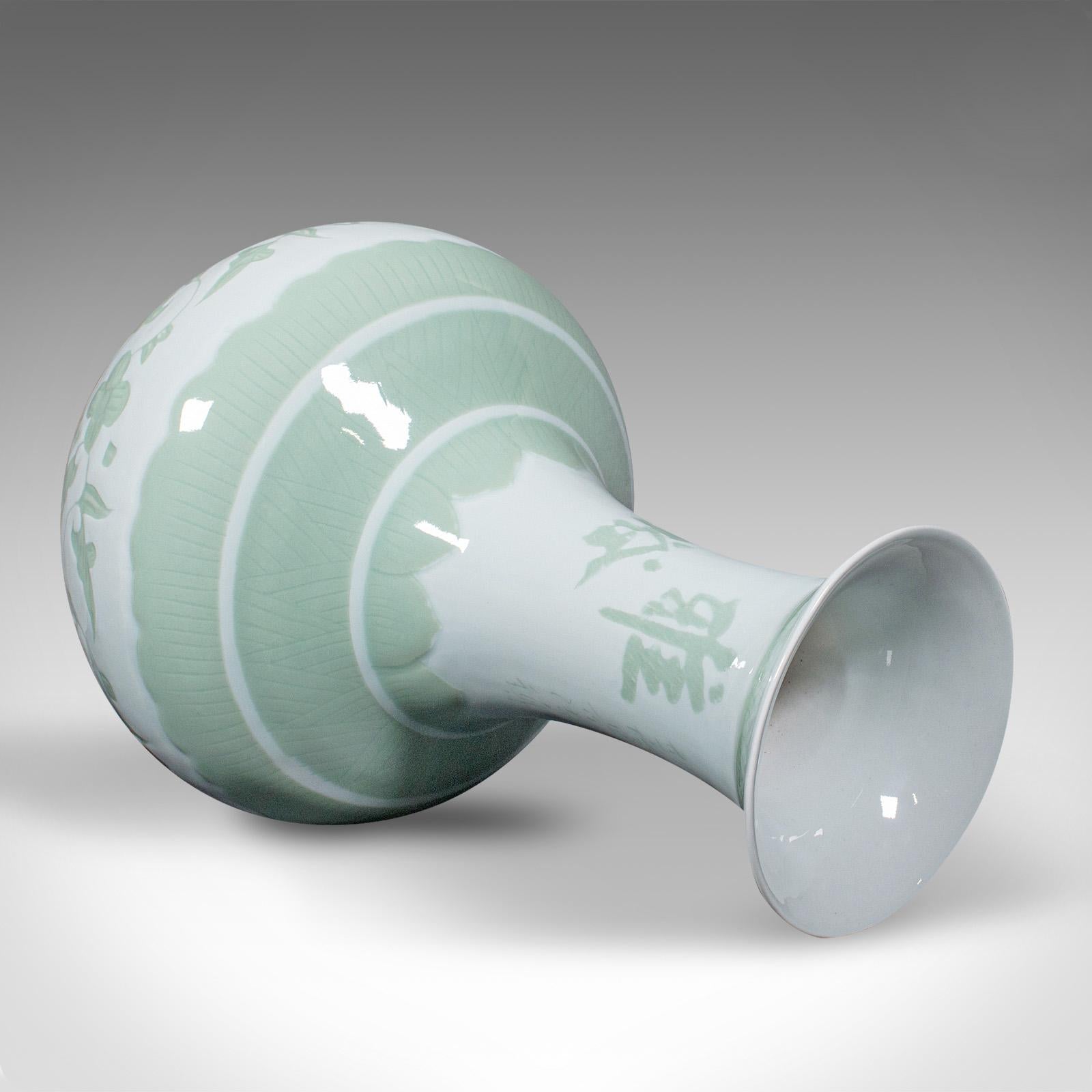 XIX secolo Grande vaso da fiori antico, cinese, celadon, ceramica, urna a balaustro, vittoriano in vendita