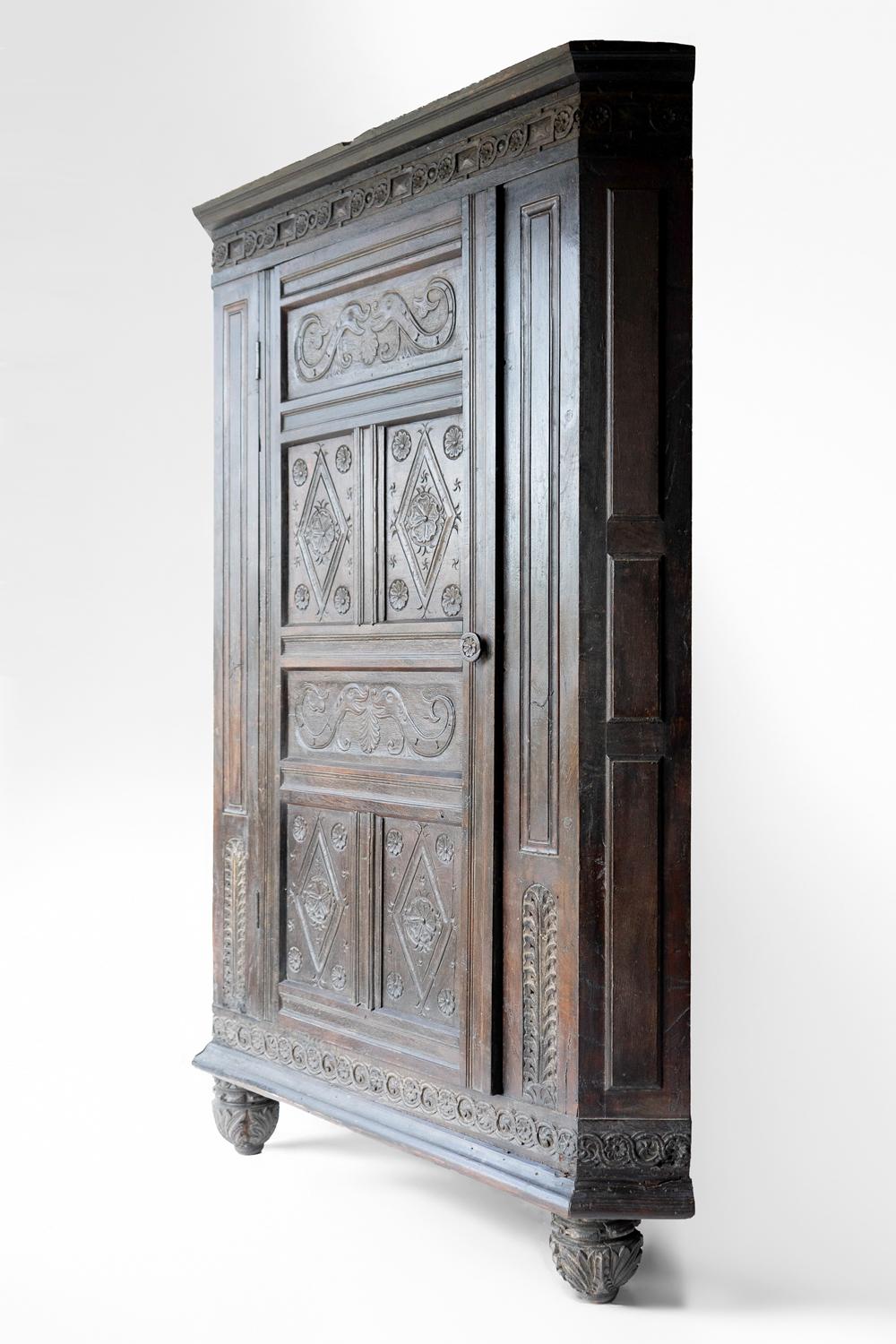  Large Antique Freestanding Carved Oak Corner Cabinet Cupboard, 17th Century For Sale 1