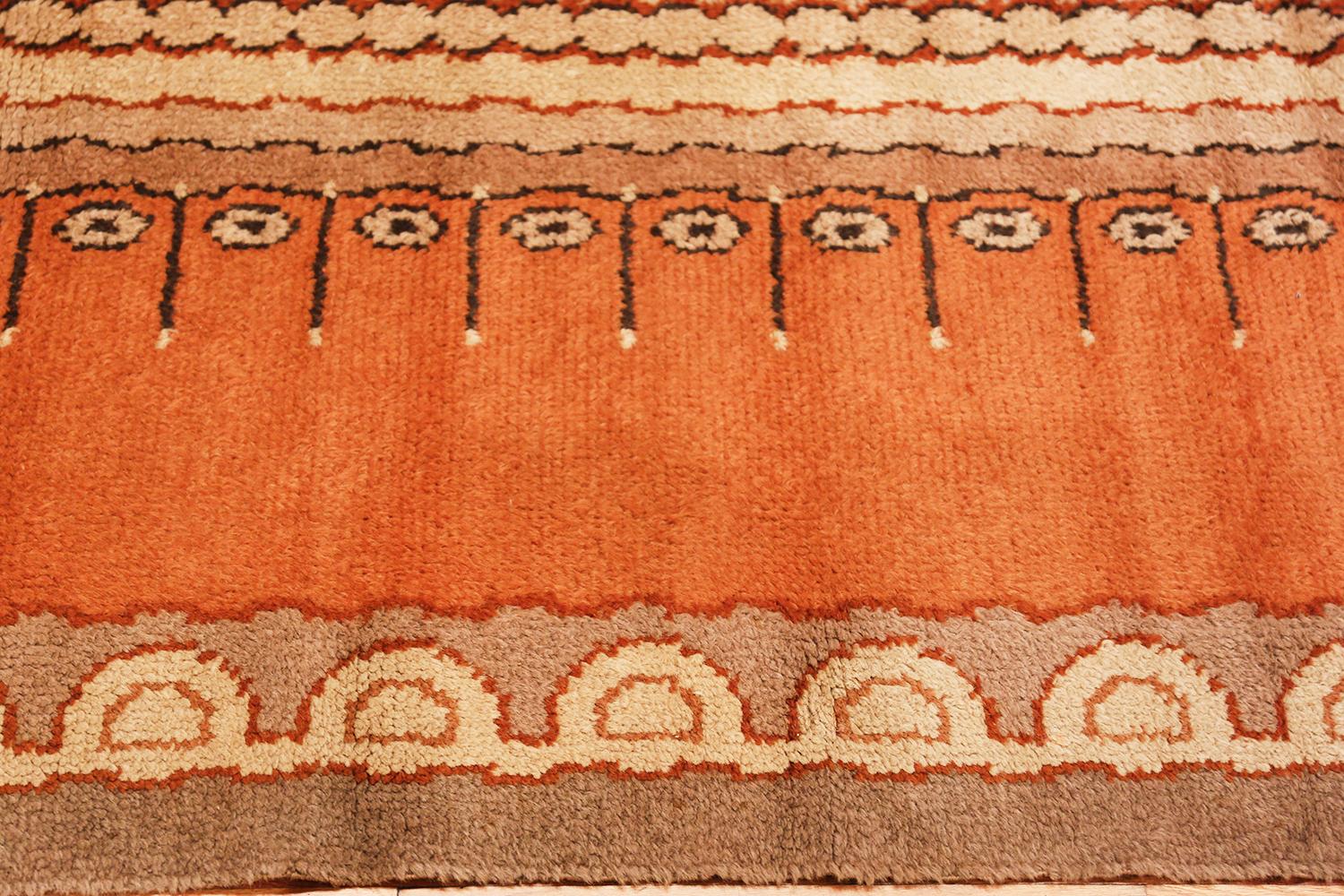 Beautiful large antique French Art Deco rug, country of origin / rug type: French rugs, date circa 1920's. Size: 12 ft 10 in x 16 ft (3.91 m x 4.88 m). 

