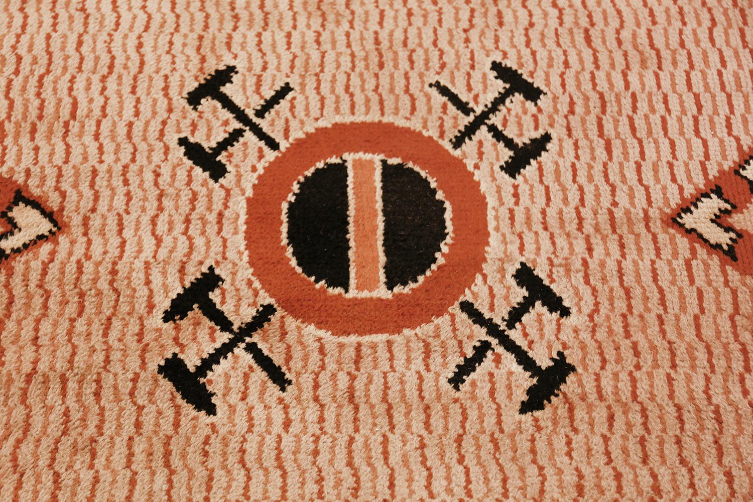 Large Antique French Art Deco Rug. Size: 12 ft 10 in x 16 ft (3.91 m x 4.88 m) In Good Condition In New York, NY