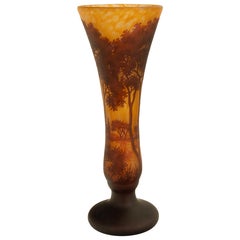 Jarrón Antique French de gran tamaño, de estilo Art Nouveau, de Daum Nancy, con un paisaje de árboles en camafeo, de cristal, de 1900