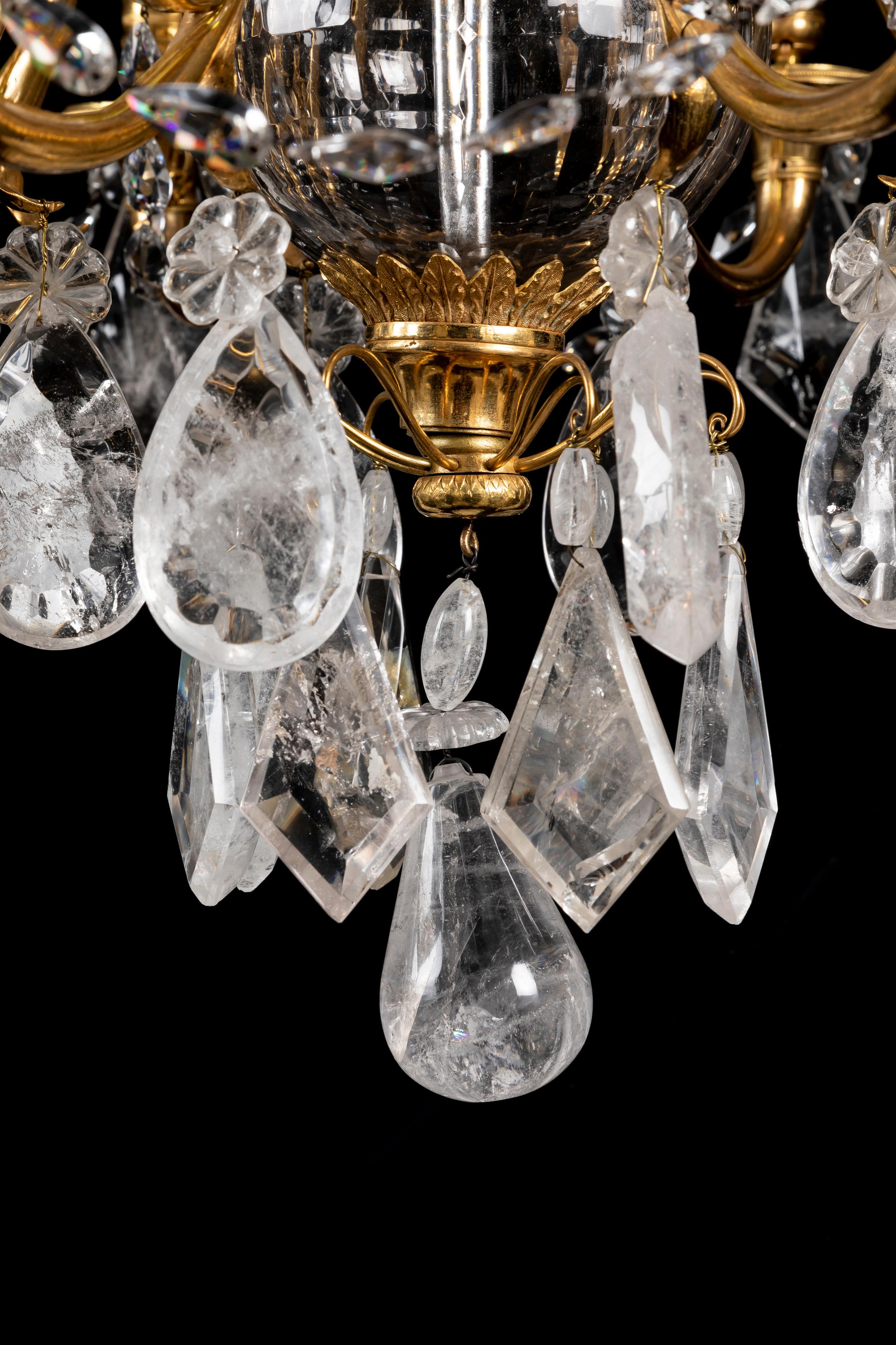 Großer Antique French Bagues Louis XVI St Ormolu und geschliffener Bergkristall-Kronleuchter im Angebot 11