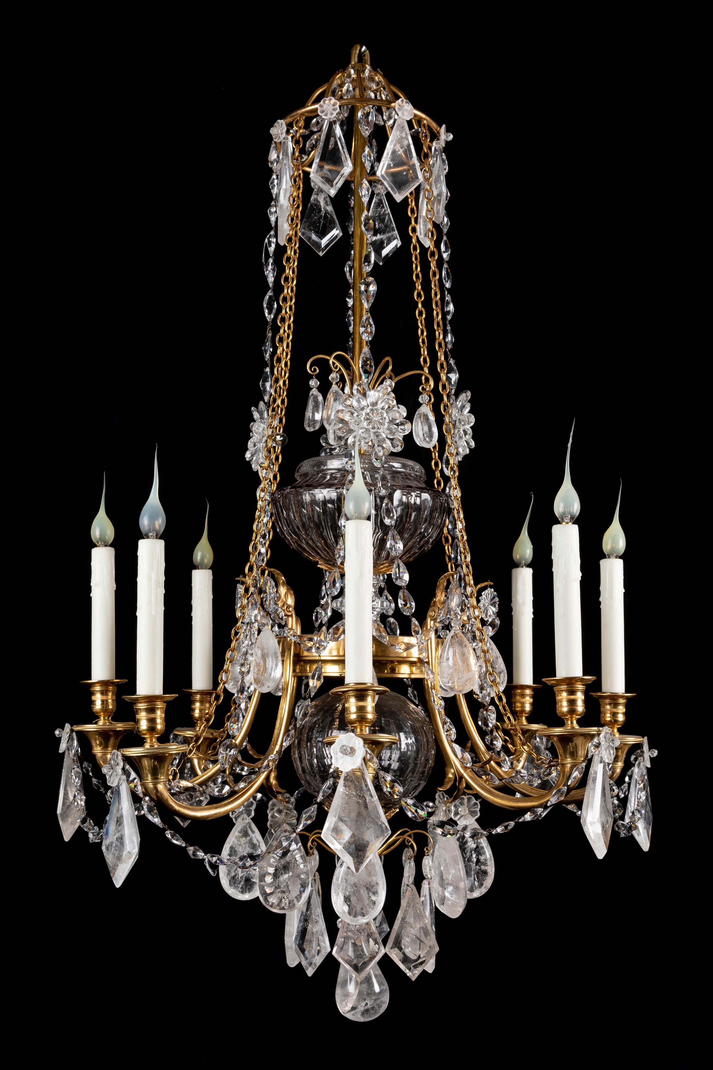 Großer Antique French Bagues Louis XVI St Ormolu und geschliffener Bergkristall-Kronleuchter (Louis XVI.) im Angebot
