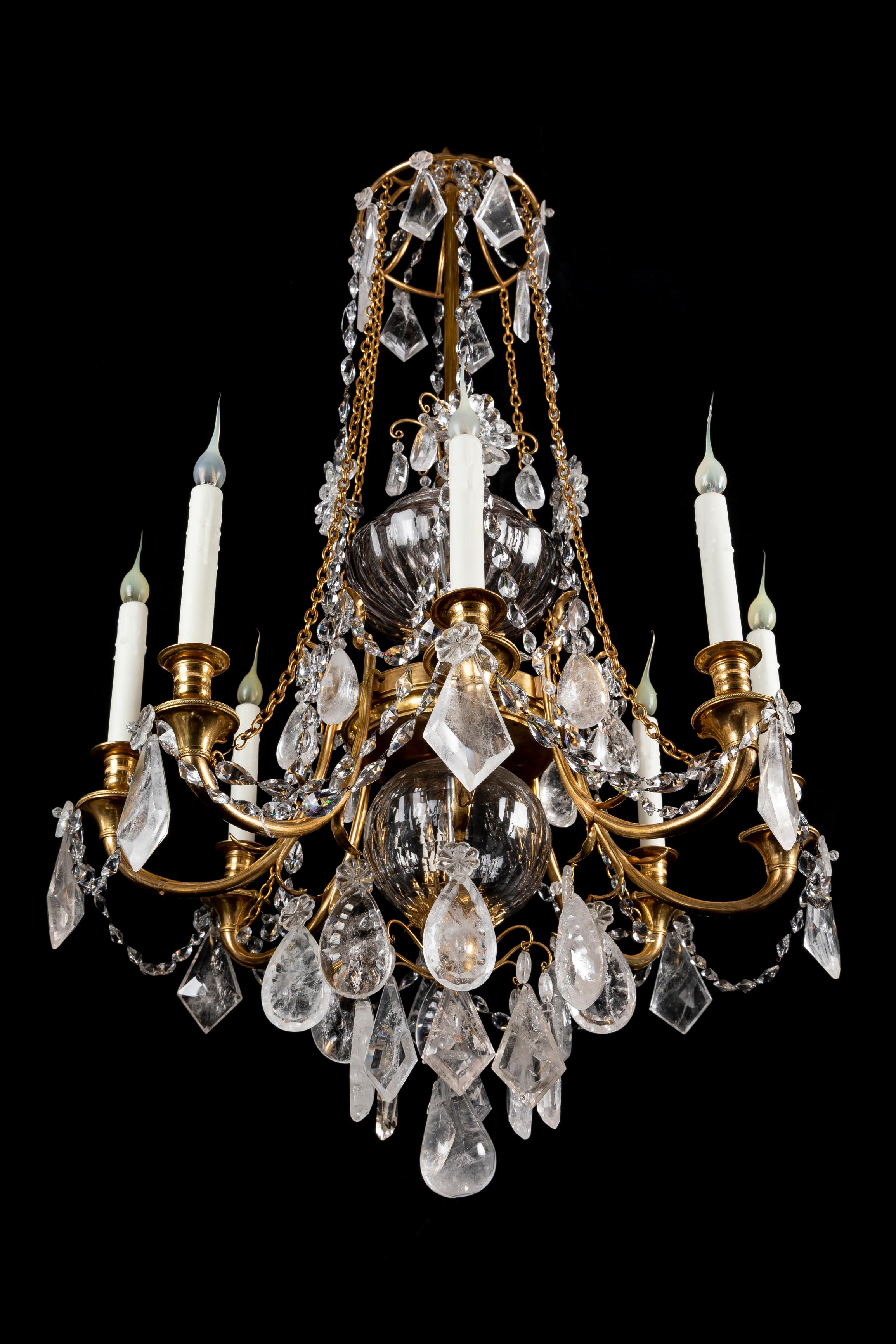Großer Antique French Bagues Louis XVI St Ormolu und geschliffener Bergkristall-Kronleuchter (Französisch) im Angebot
