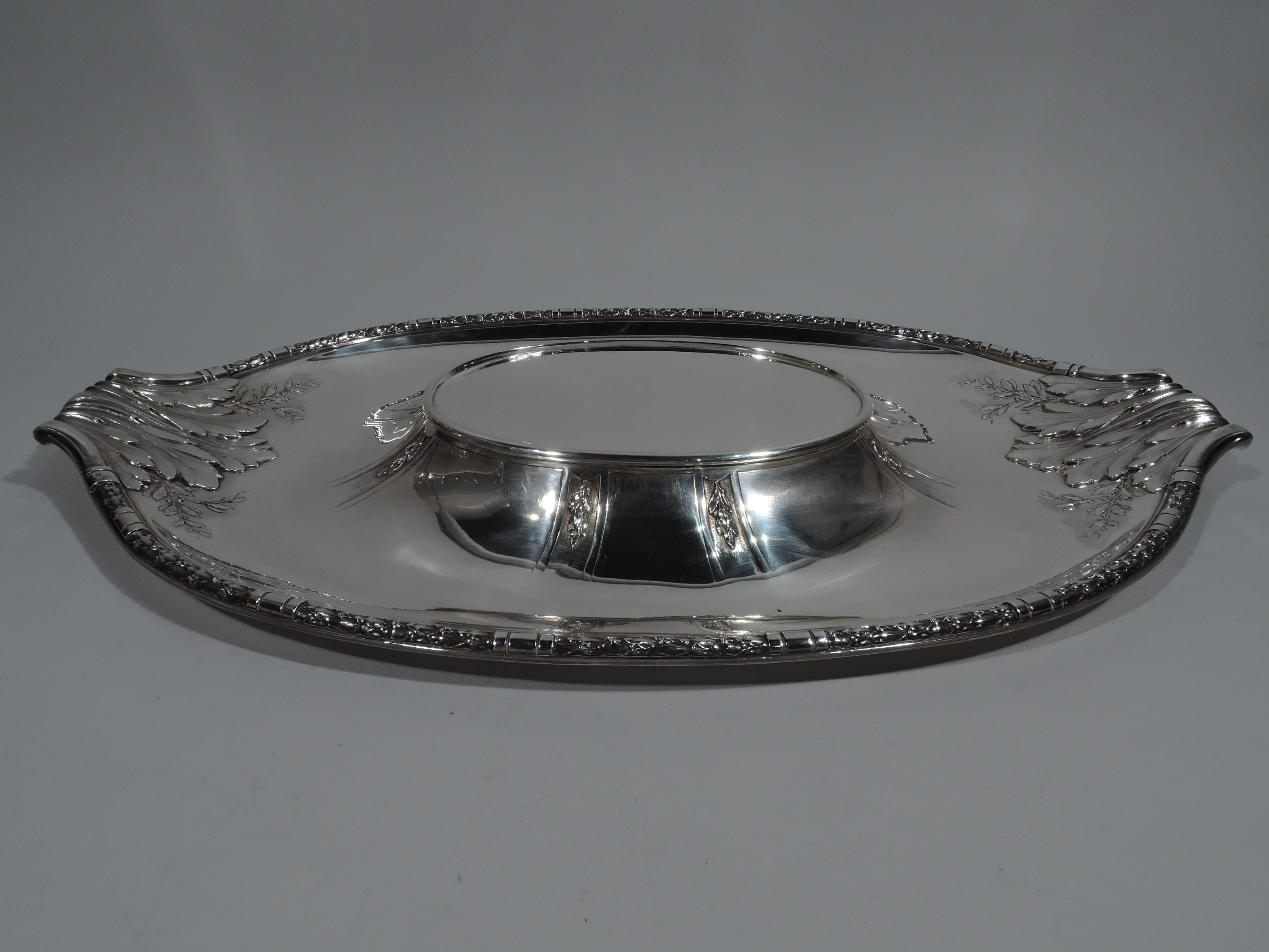 Large Antique French Belle Époque Classical Silver Tureen on Stand 4