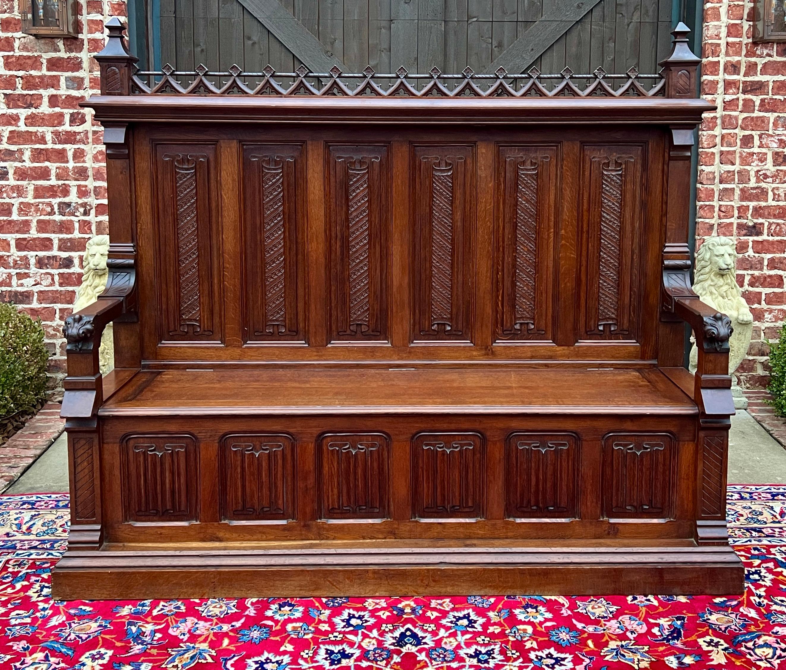 Gran banco francés antiguo Settee Asiento gótico de tracería de roble c. XIX en venta 6