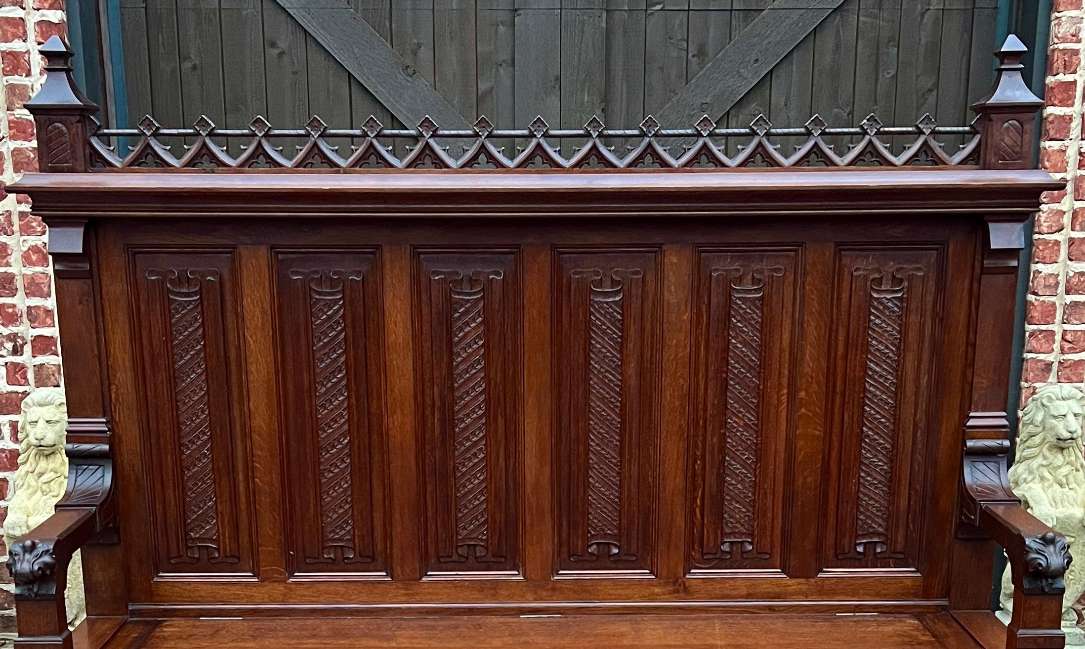 Gran banco francés antiguo Settee Asiento gótico de tracería de roble c. XIX en venta 9