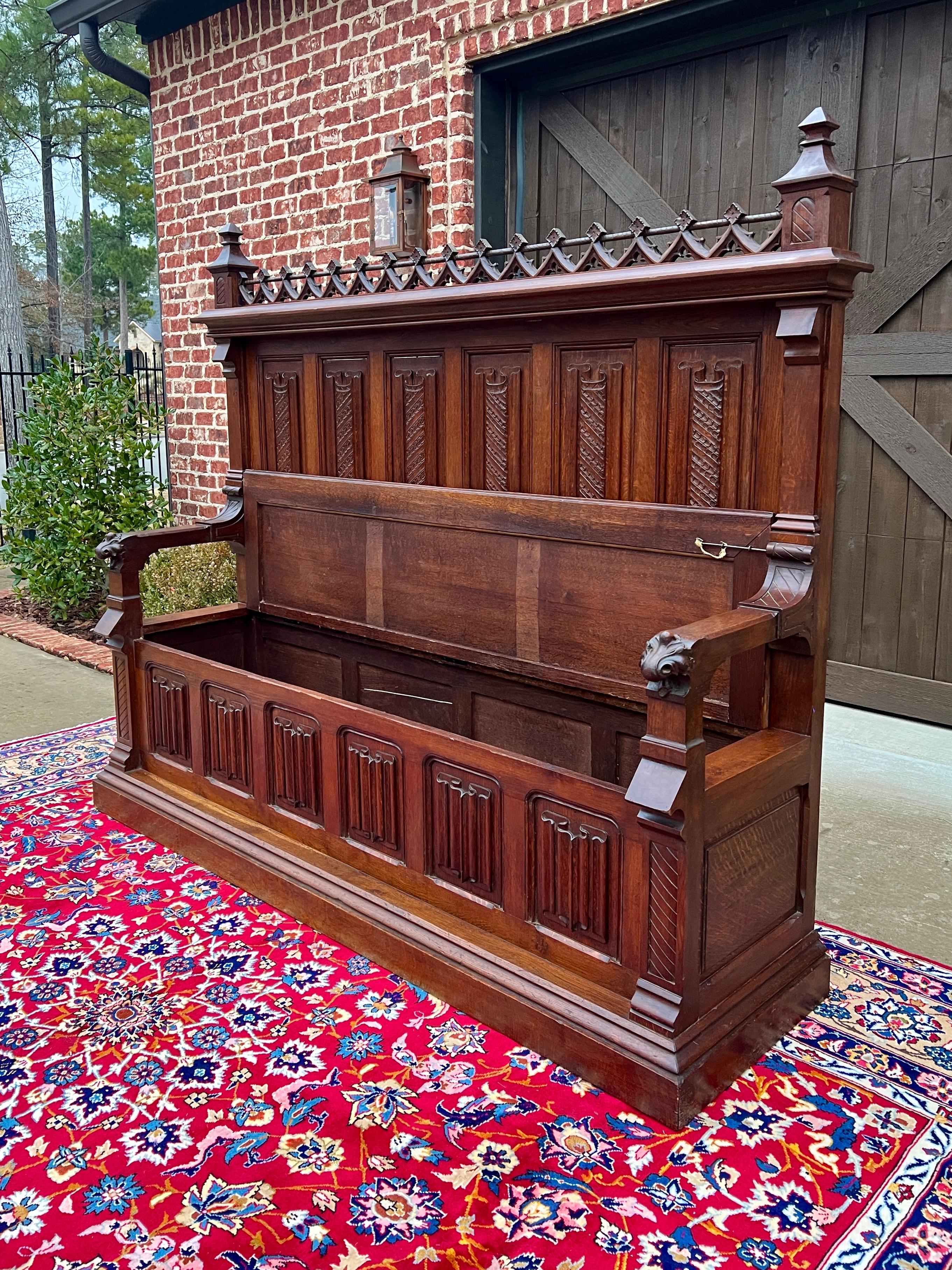 Gran banco francés antiguo Settee Asiento gótico de tracería de roble c. XIX siglo XIX en venta