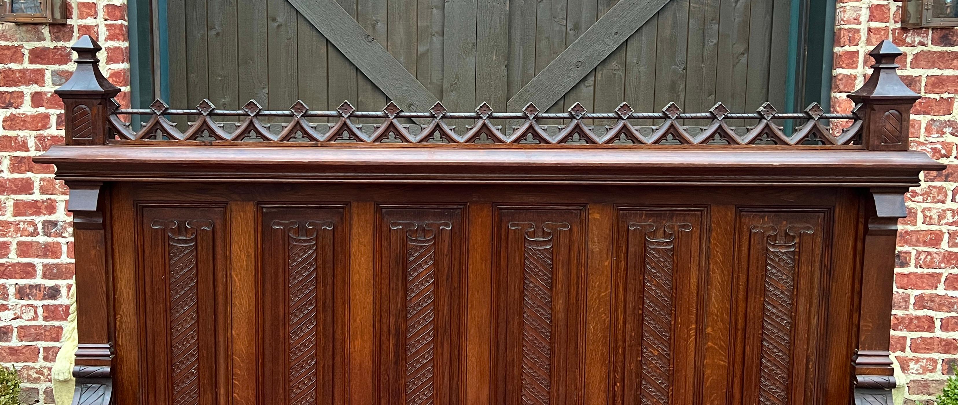 Gran banco francés antiguo Settee Asiento gótico de tracería de roble c. XIX Roble en venta