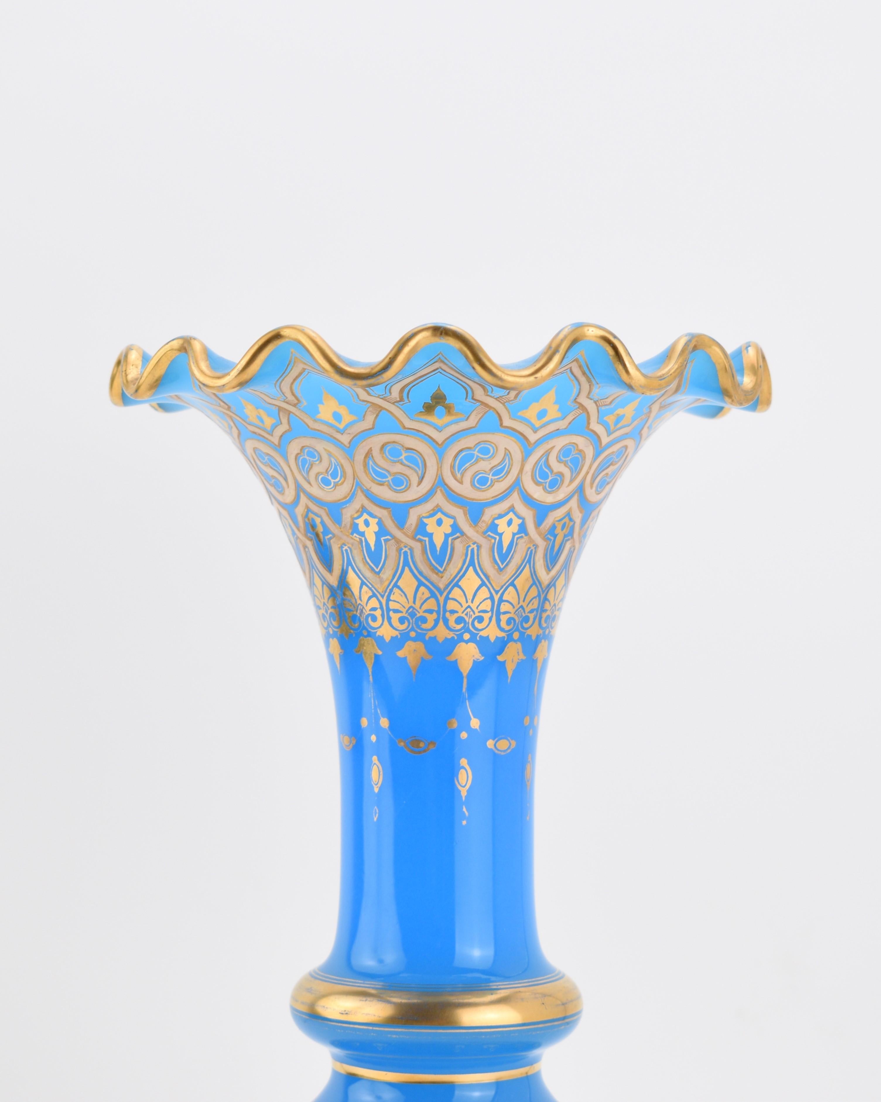 Large Antique French Blue Opaline Baccarat Glass Vase, 19th Century For Sale 1
