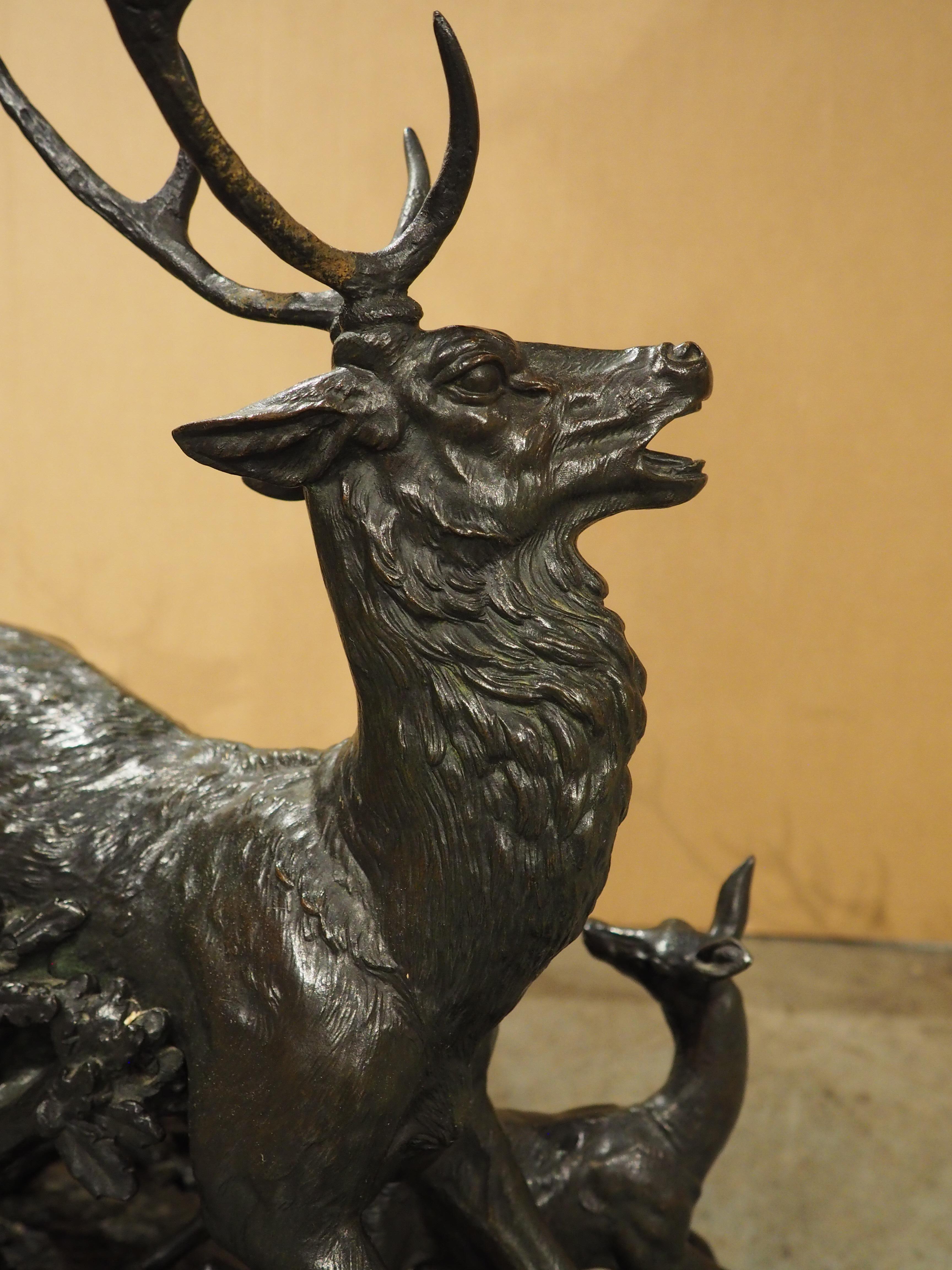 Grande sculpture française ancienne, cerf beauoyant, biche et fauve, fin des années 1800 en vente 9