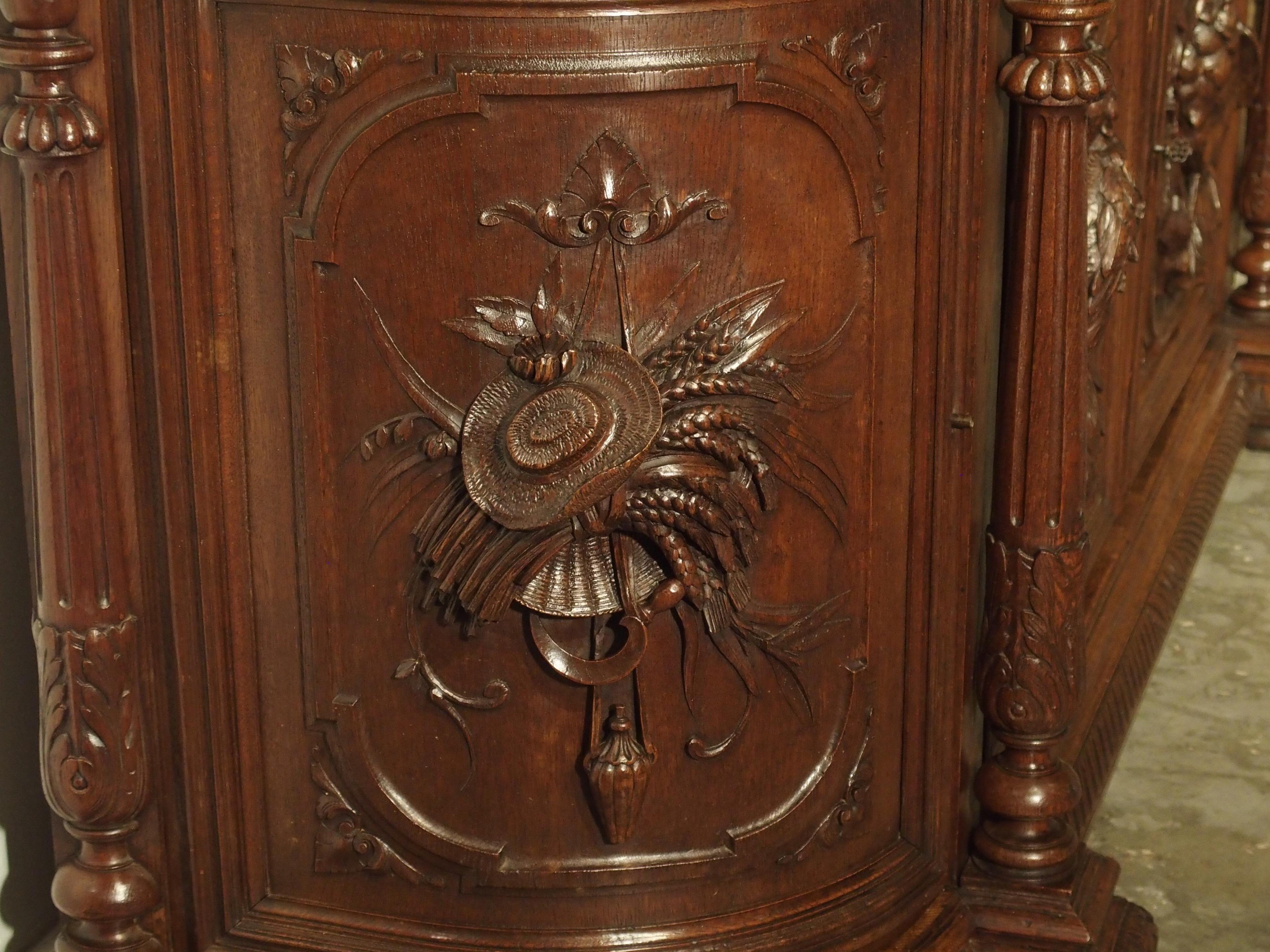 Large Antique French Carved Oak Buffet de Chasse, circa 1880 5