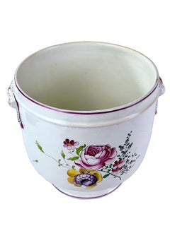 Großer antiker französischer Weinkühler aus Fayence mit handgemalten Blumen, um 1850