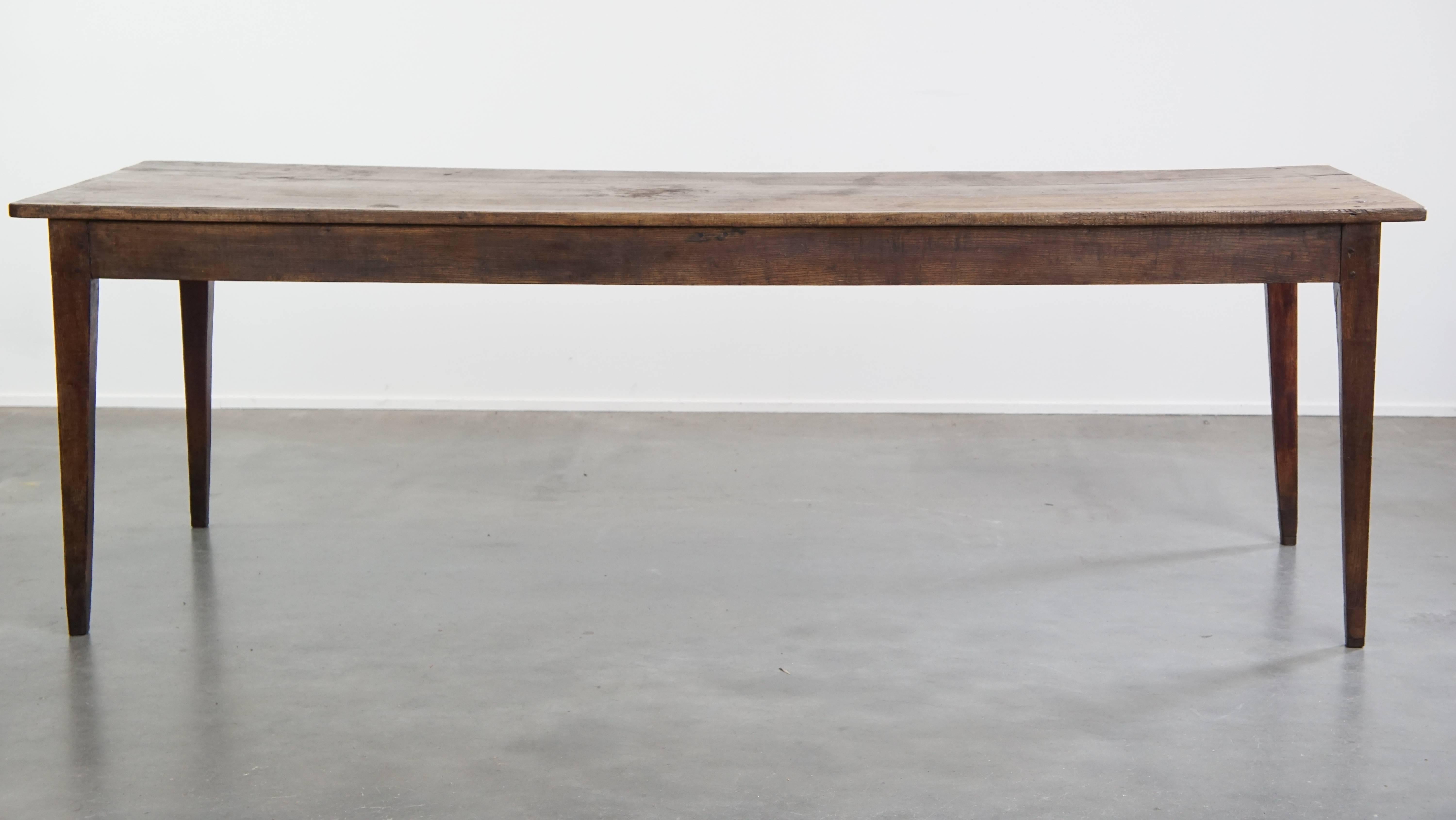 Offered here is this beautiful large antique French farmhouse dining table for 6 to 8 people, featuring a lovely patina. 

A timeless addition to nearly any interior, where you can comfortably enjoy long, cozy dinners with up to six people.

It
