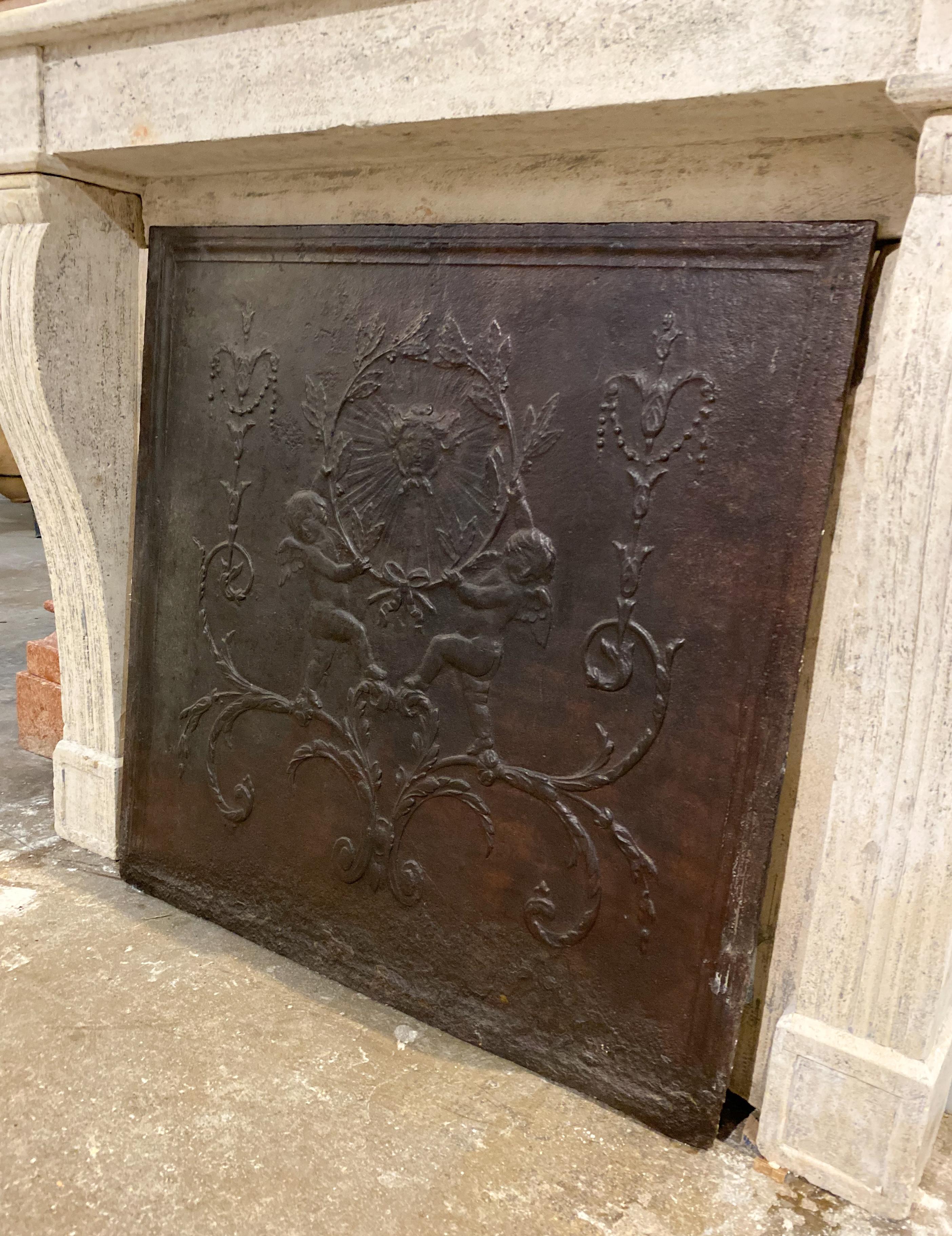 Large Antique French Fireback In Good Condition In Dallas, TX