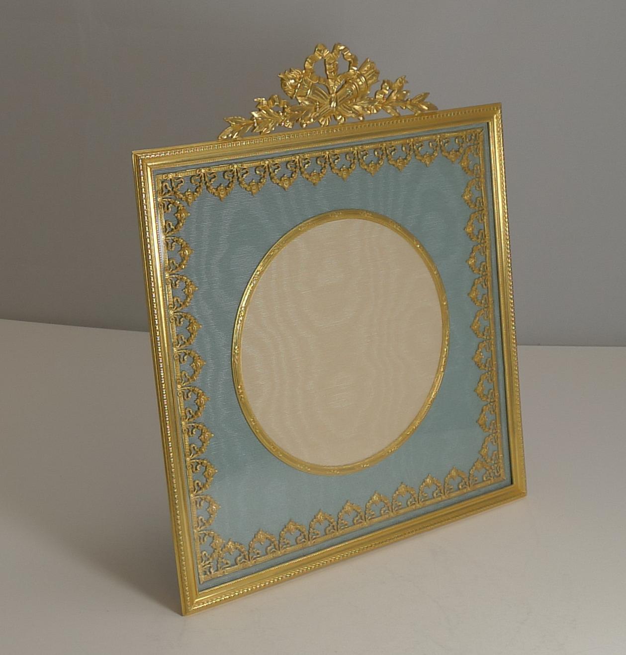 Early 20th Century Large Antique French Gilded Bronze Photograph / Picture Frame, circa 1900