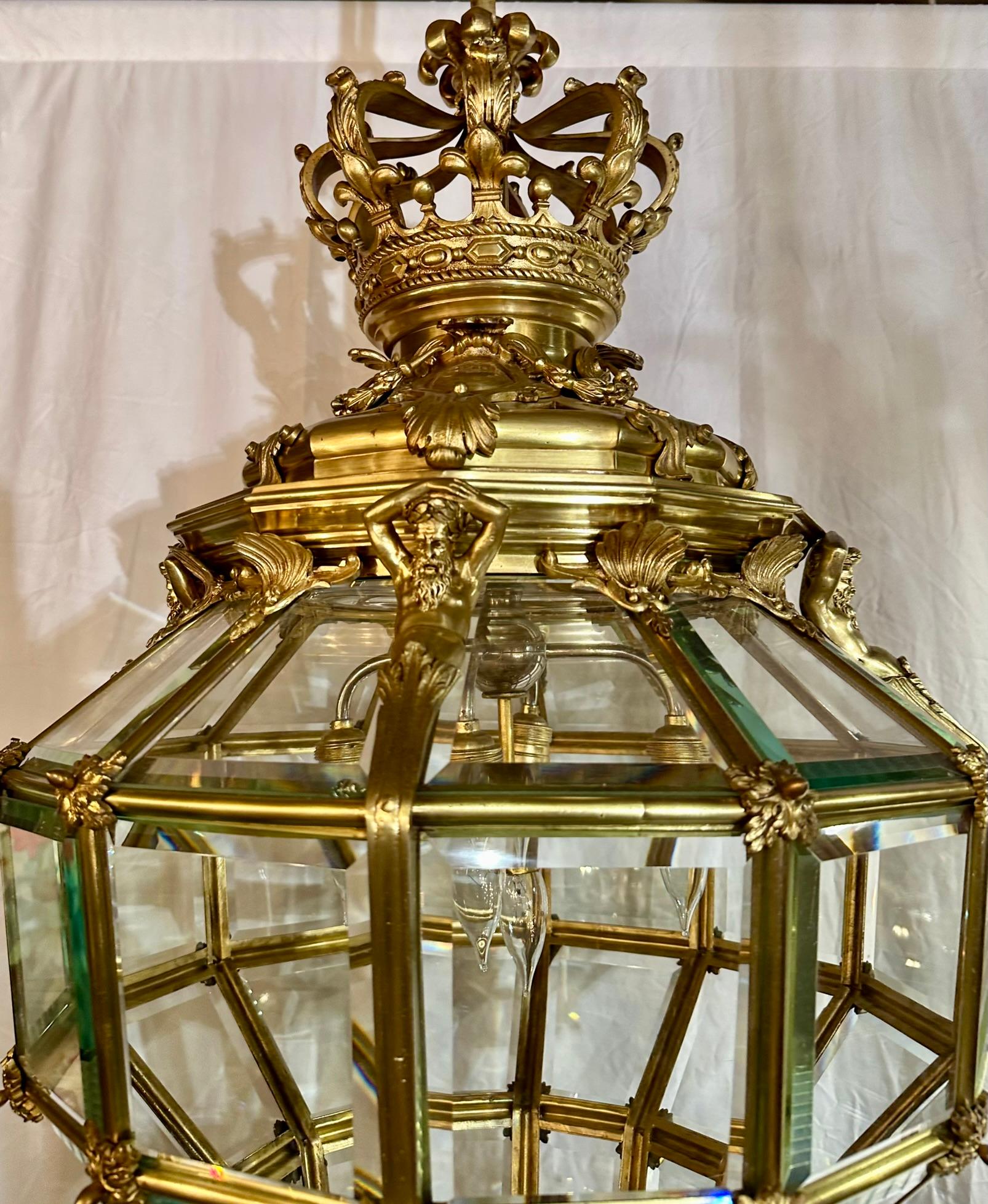 XIXe siècle Grande lanterne de château ancienne en bronze doré, Circa 1880. en vente