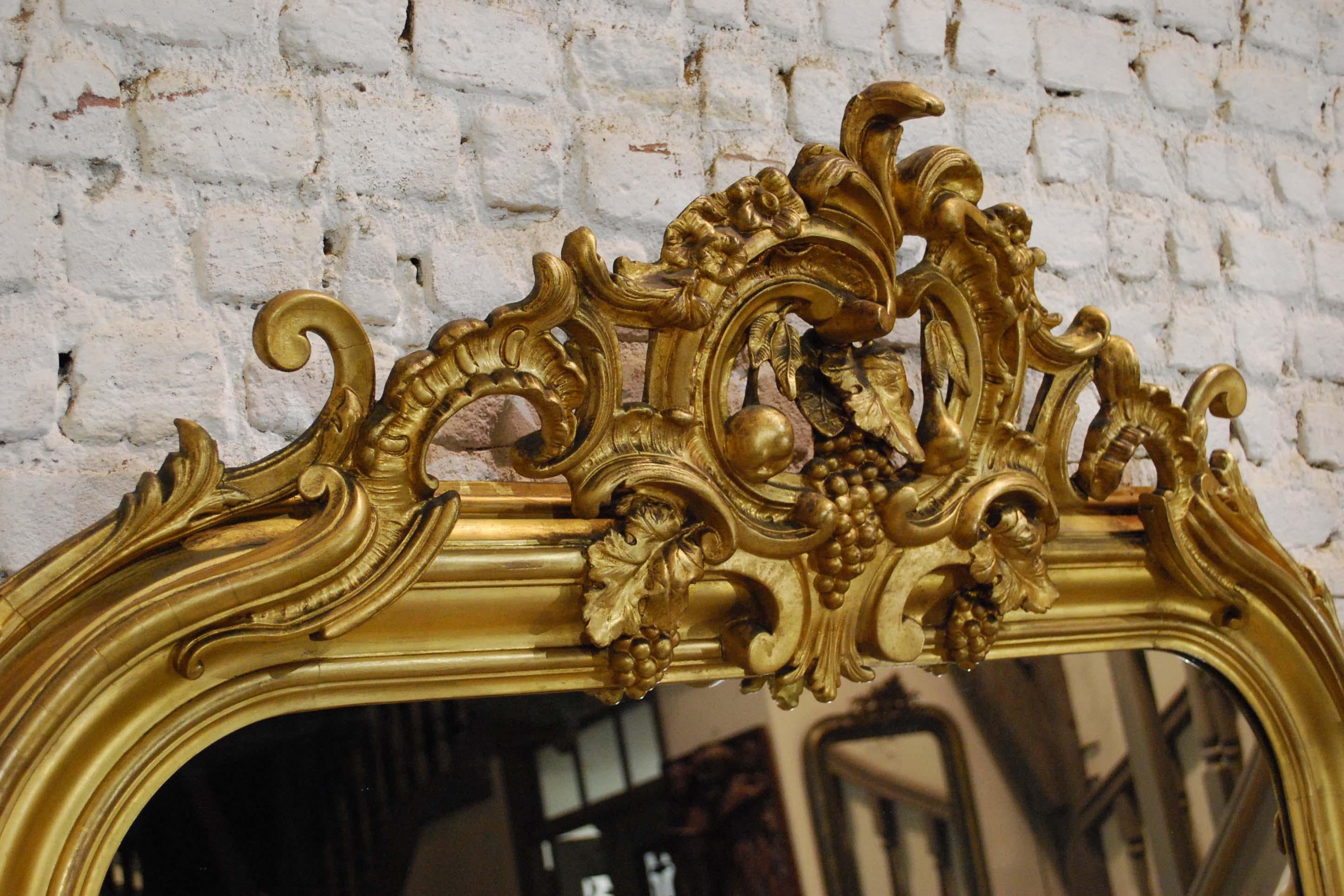 Large Antique French Gold Gilt Louis Philippe Mirror with Ornate Crest In Good Condition In Casteren, NL