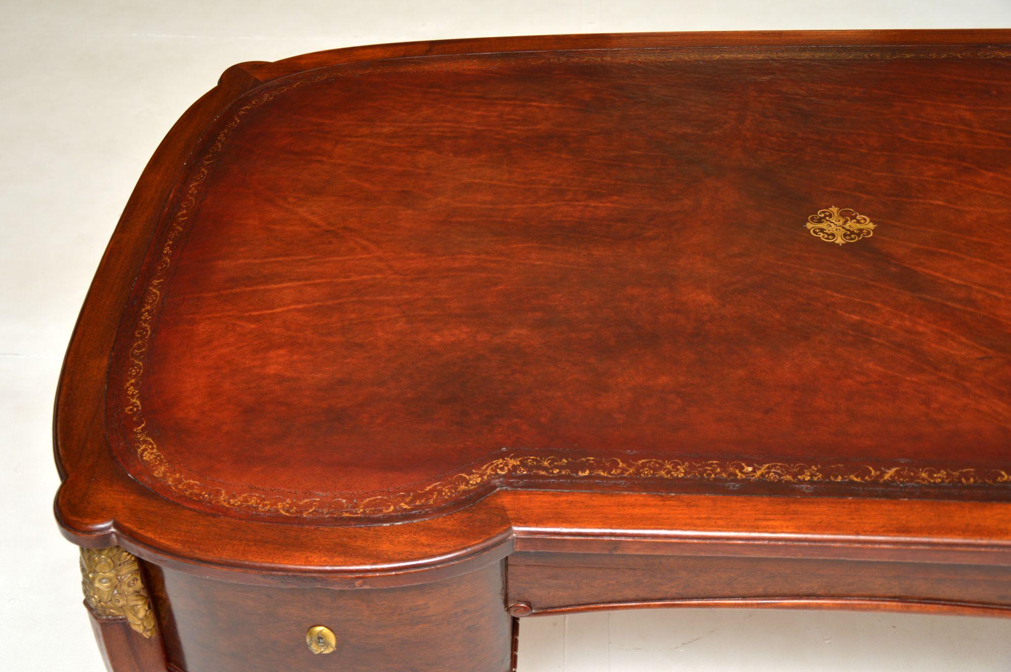 Large Antique French Leather Top Desk In Good Condition In London, GB