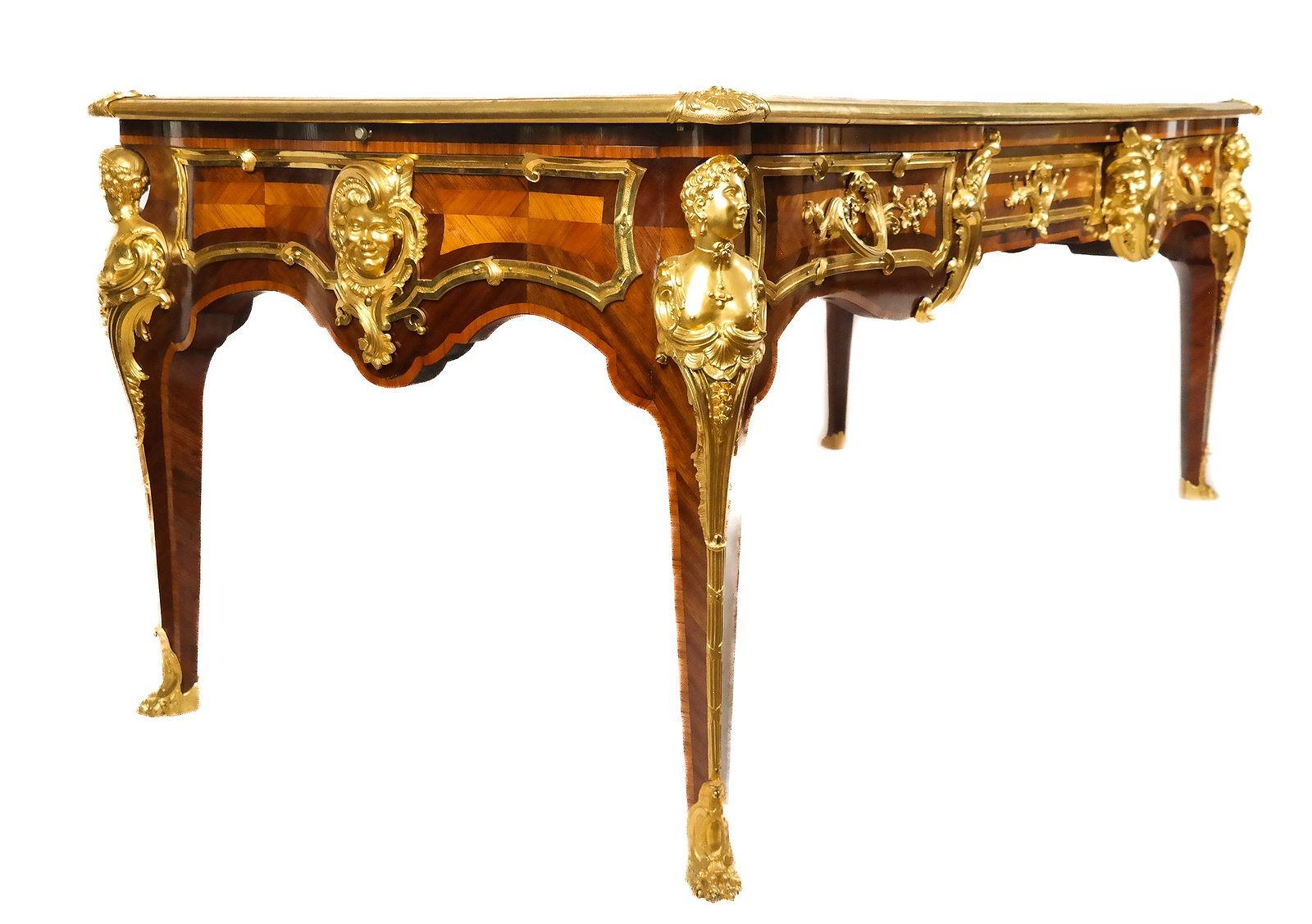 Large Antique French Louis XV Bureau Plat Desk After Charles Cressent In Good Condition For Sale In New York, NY