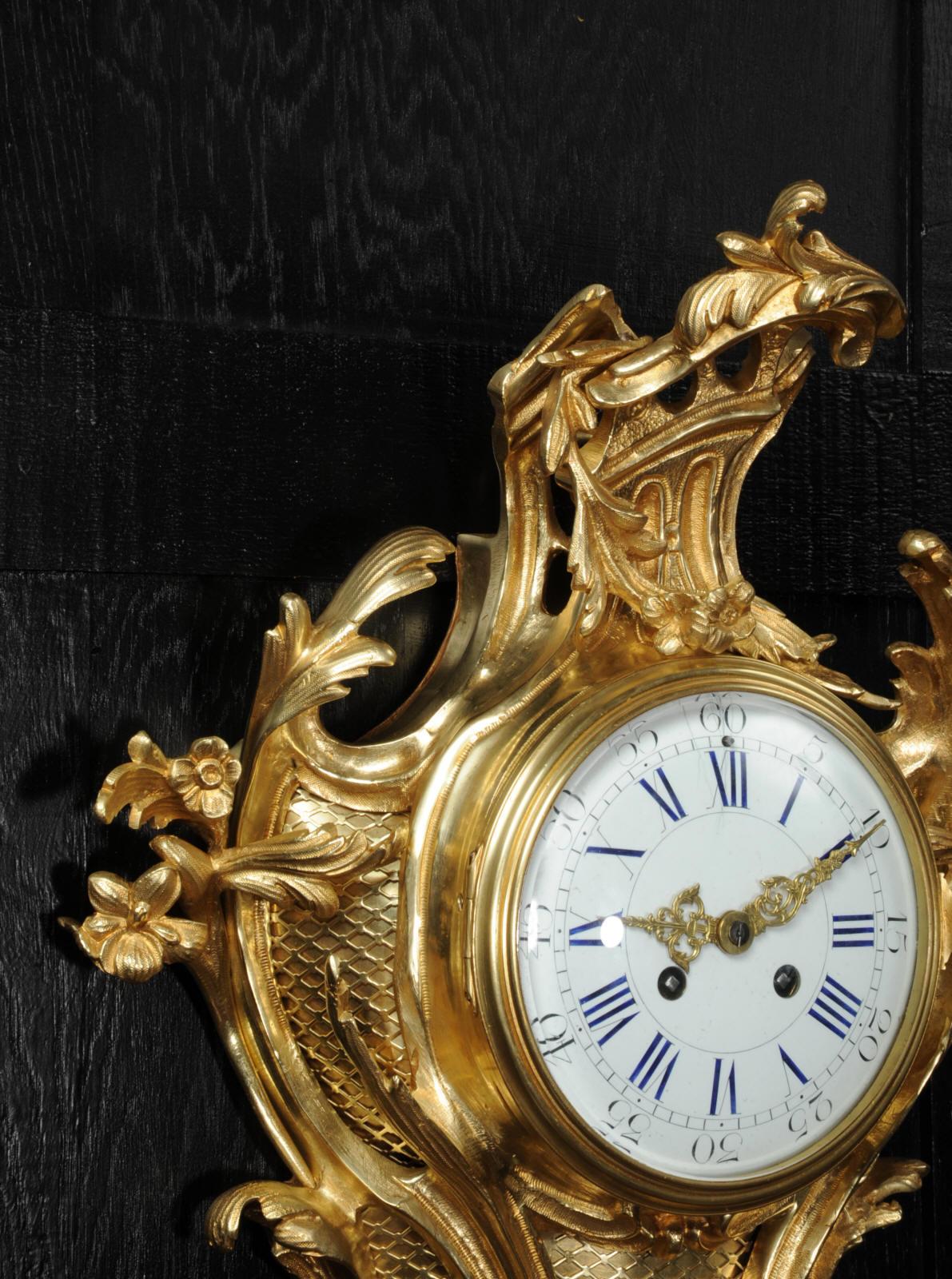 Grande horloge murale rococo franaise ancienne de style Louis XV en bronze dor en vente 3