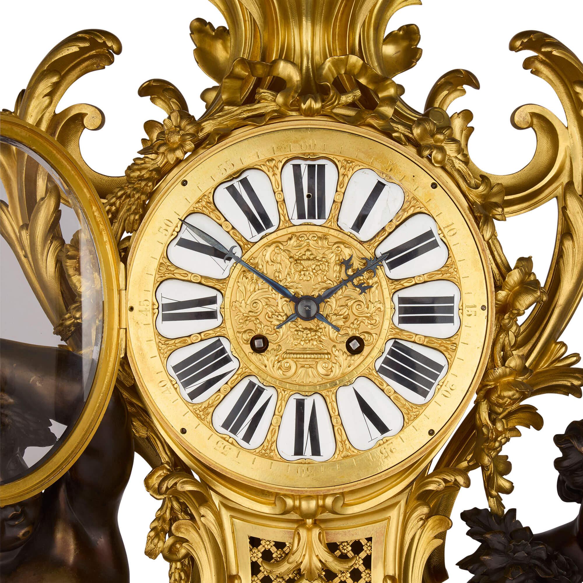 Moulage Grande horloge française ancienne de style Louis XV en bronze patiné et doré en vente
