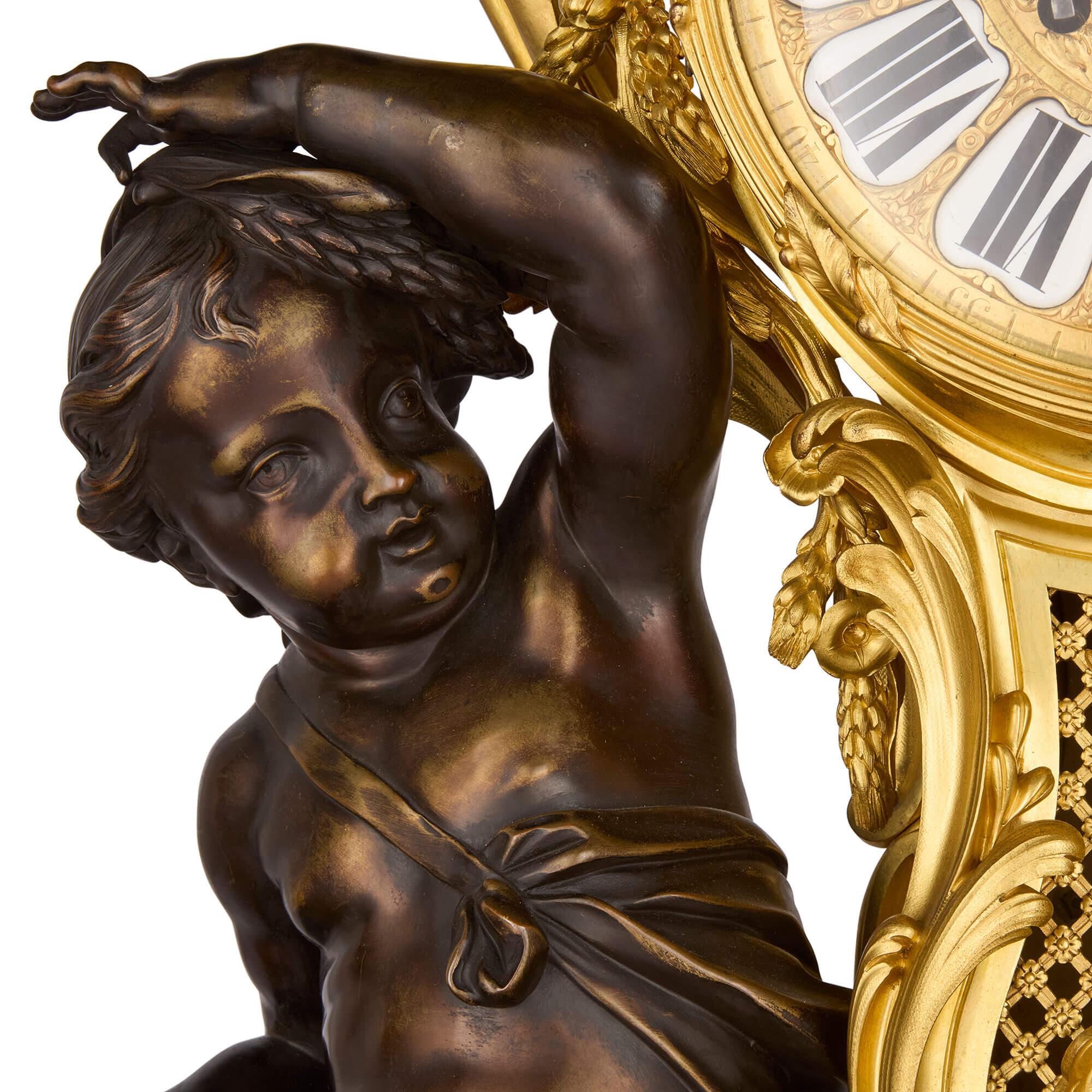 Grande horloge française ancienne de style Louis XV en bronze patiné et doré Bon état - En vente à London, GB
