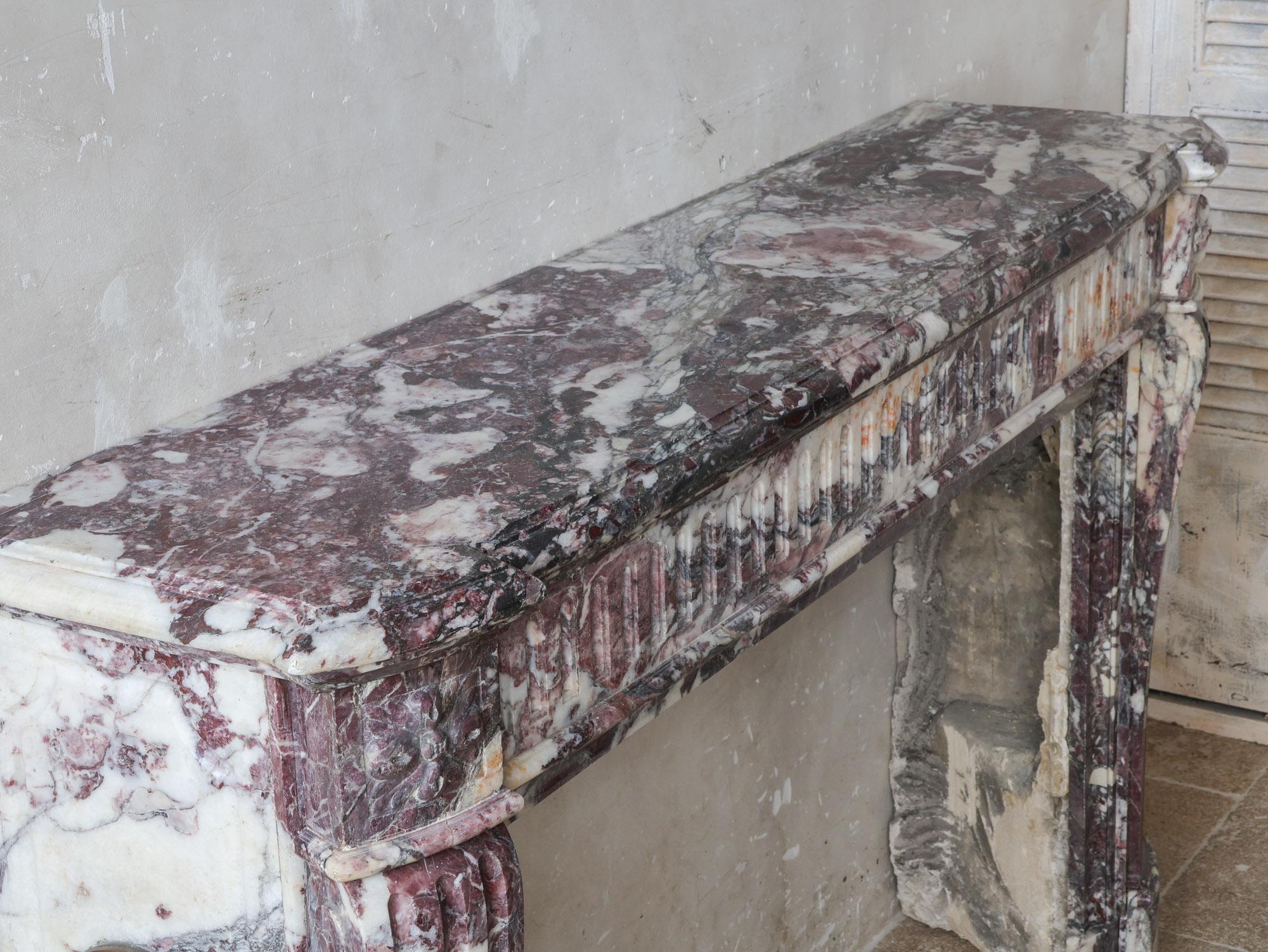Large Antique French Louis XVI fireplace in Exceptional Fleur de Pêche marble For Sale 7