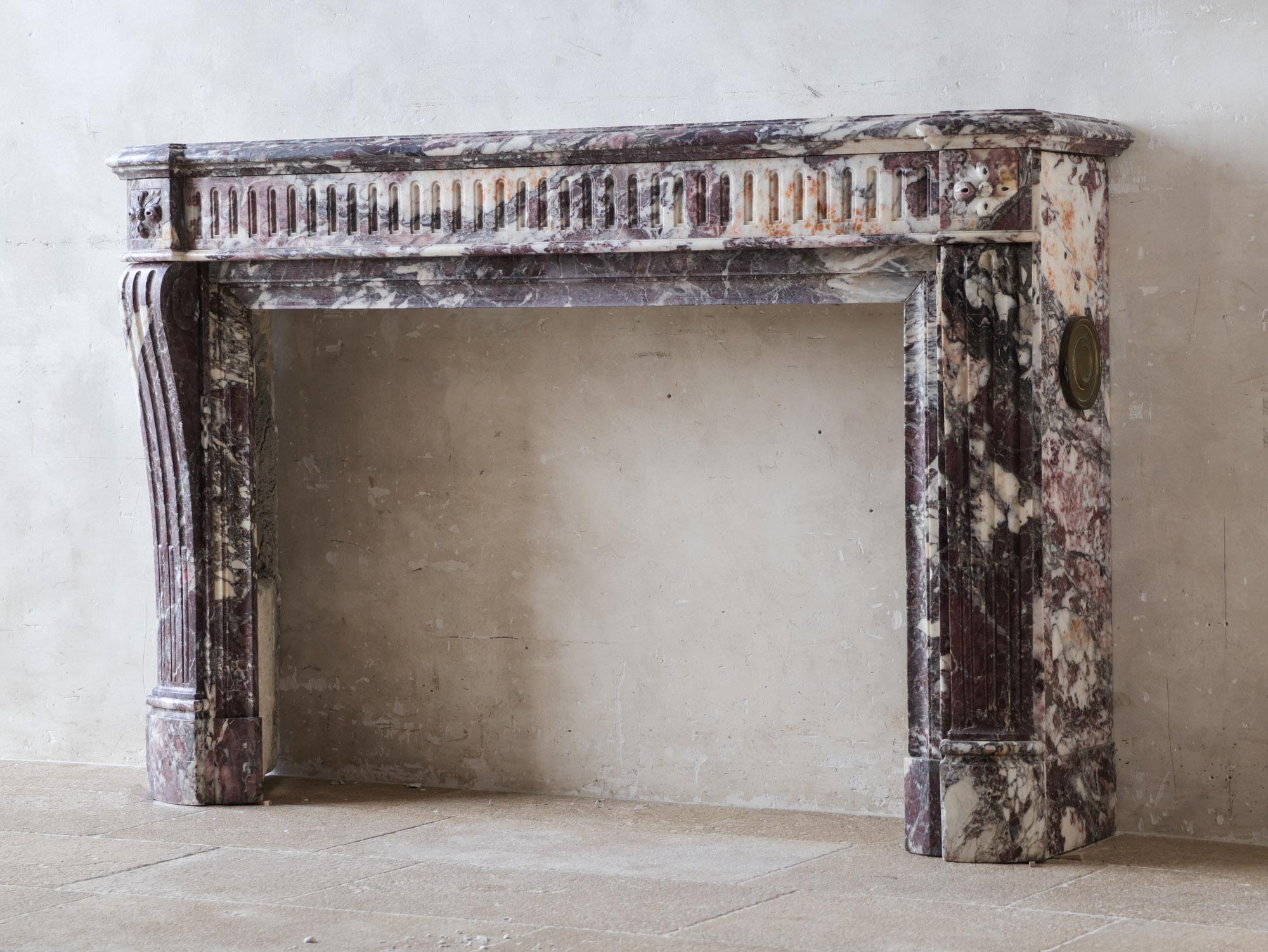 Large Antique French Louis XVI fireplace in Exceptional Fleur de Pêche marble For Sale 9