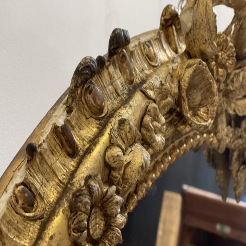 Gran Espejo Francés Antiguo Luis XVI de Madera Dorada, Década de 1890 en venta 4