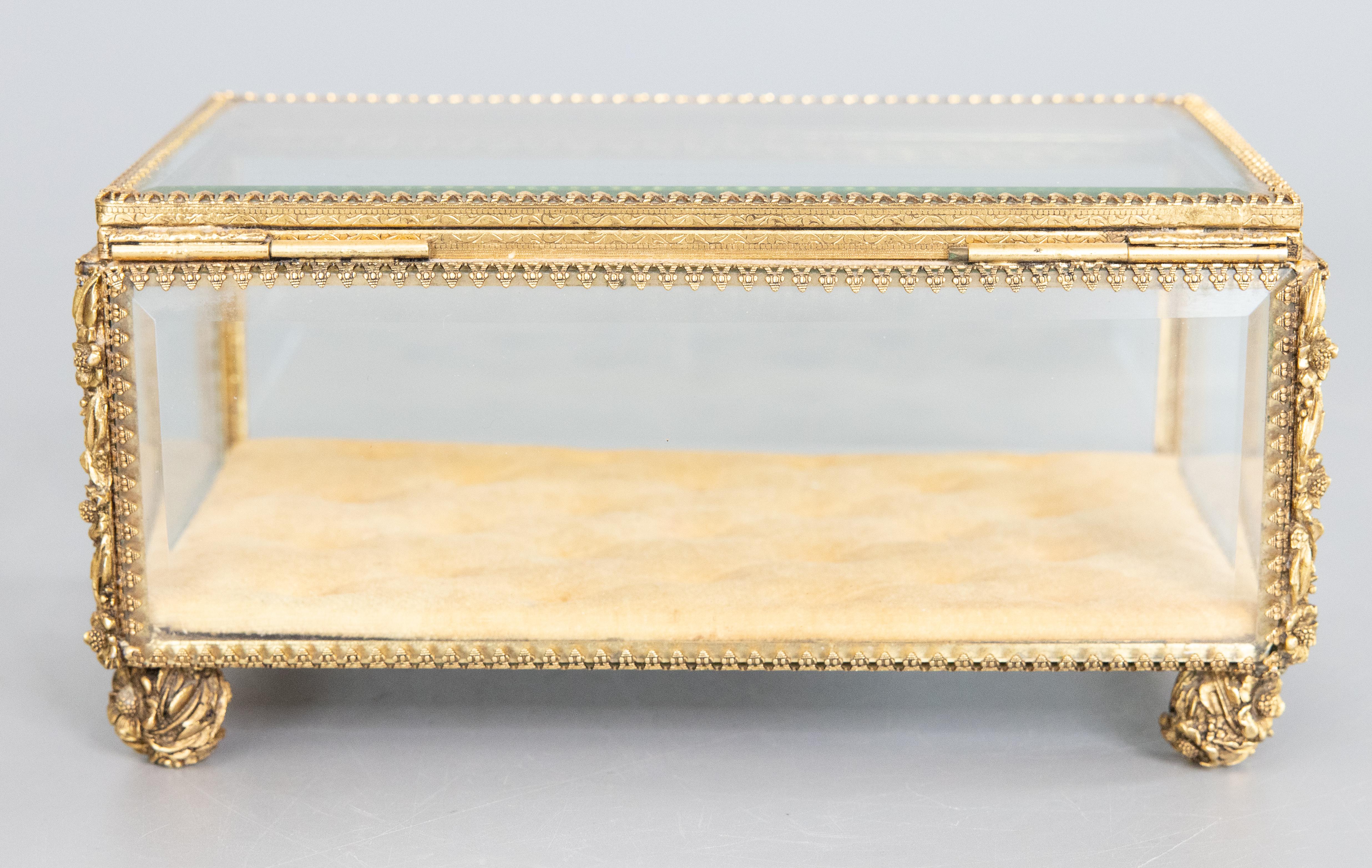 Large Antique French Ormolu Beveled Glass Jewelry Casket or Dresser Box In Good Condition In Pearland, TX