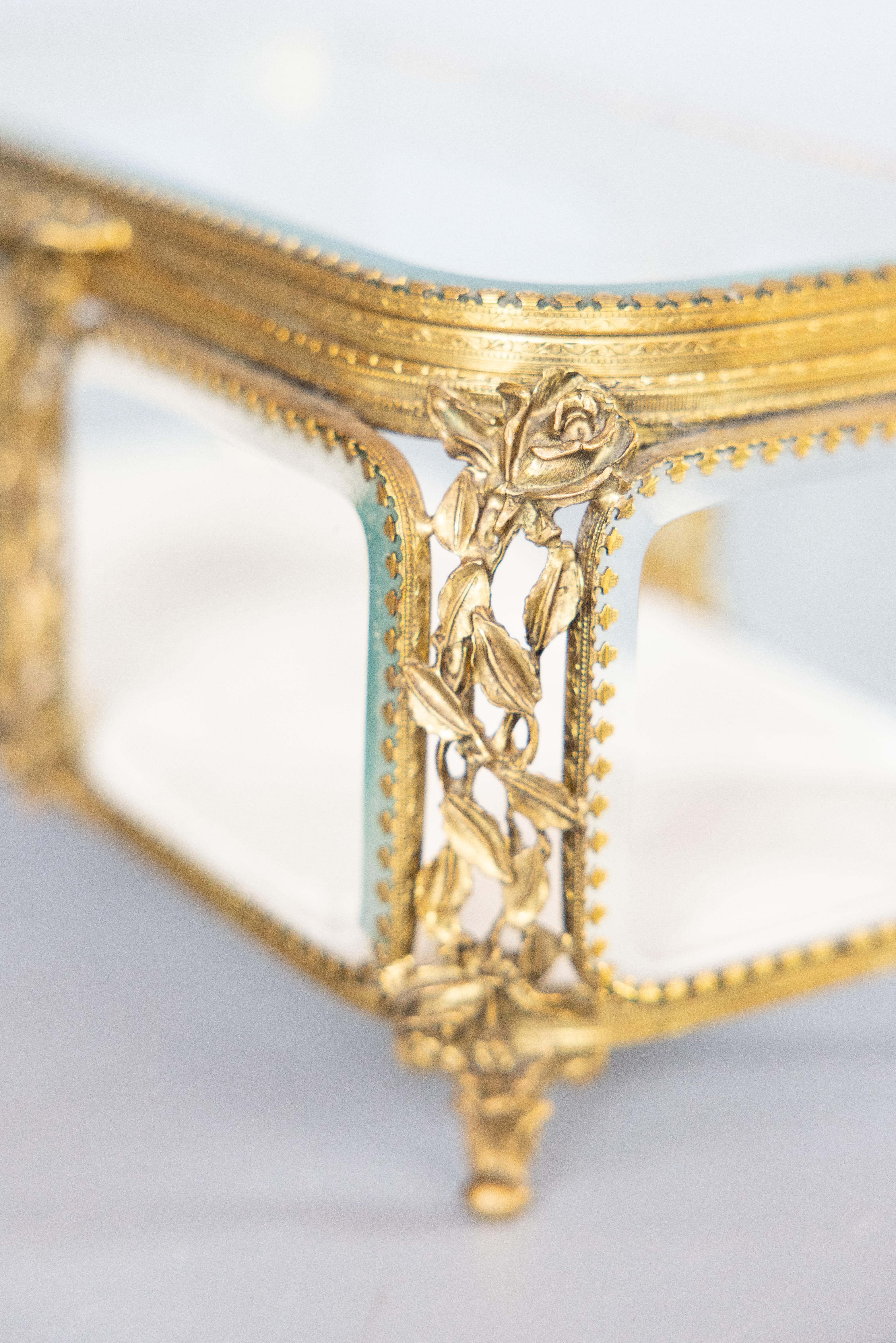 Large Antique French Ormolu & Beveled Glass Roses Jewelry Casket or Dresser Box 5