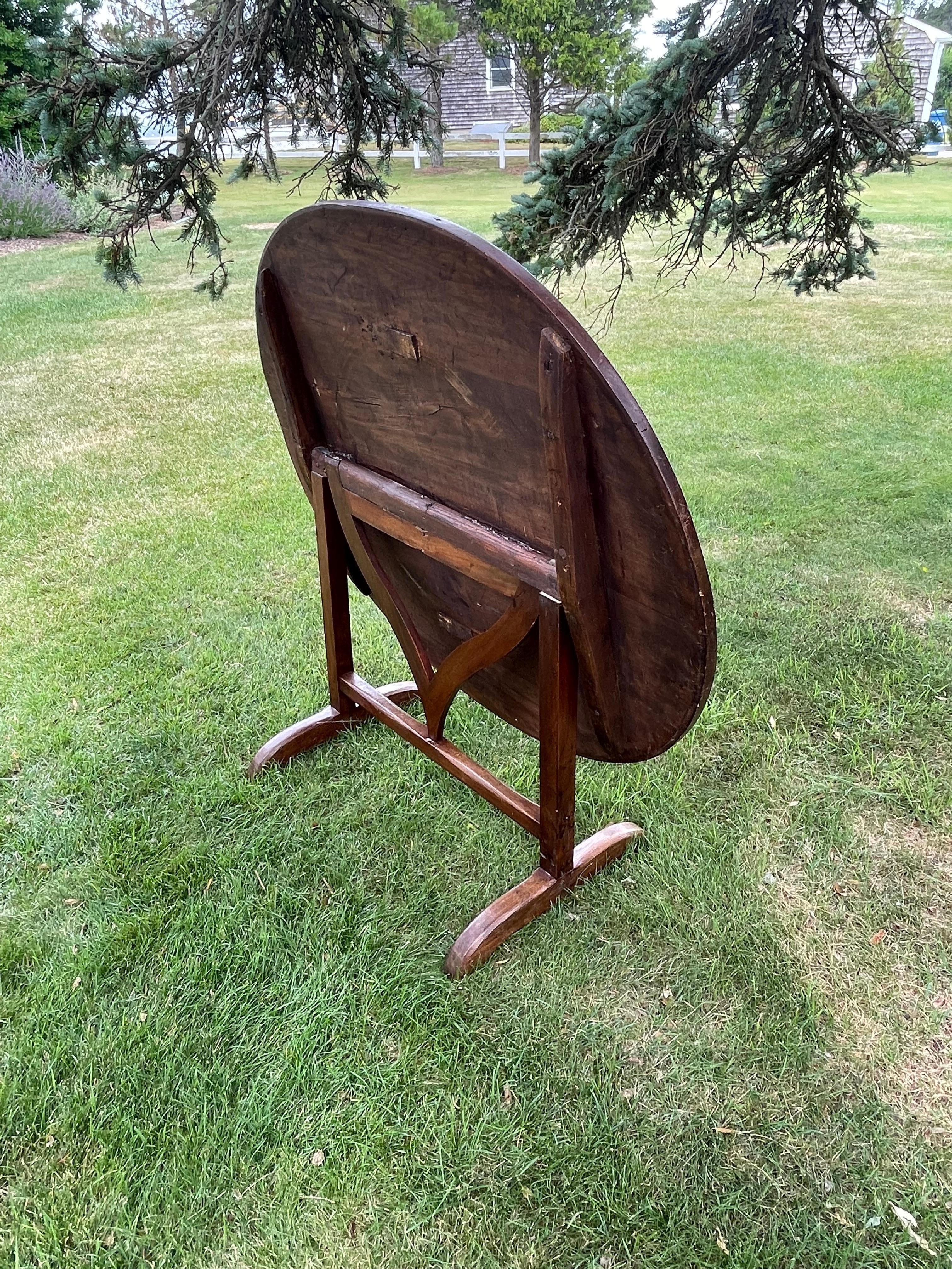 Grande table Vendange française ancienne ovale à plateau basculant en vente 3