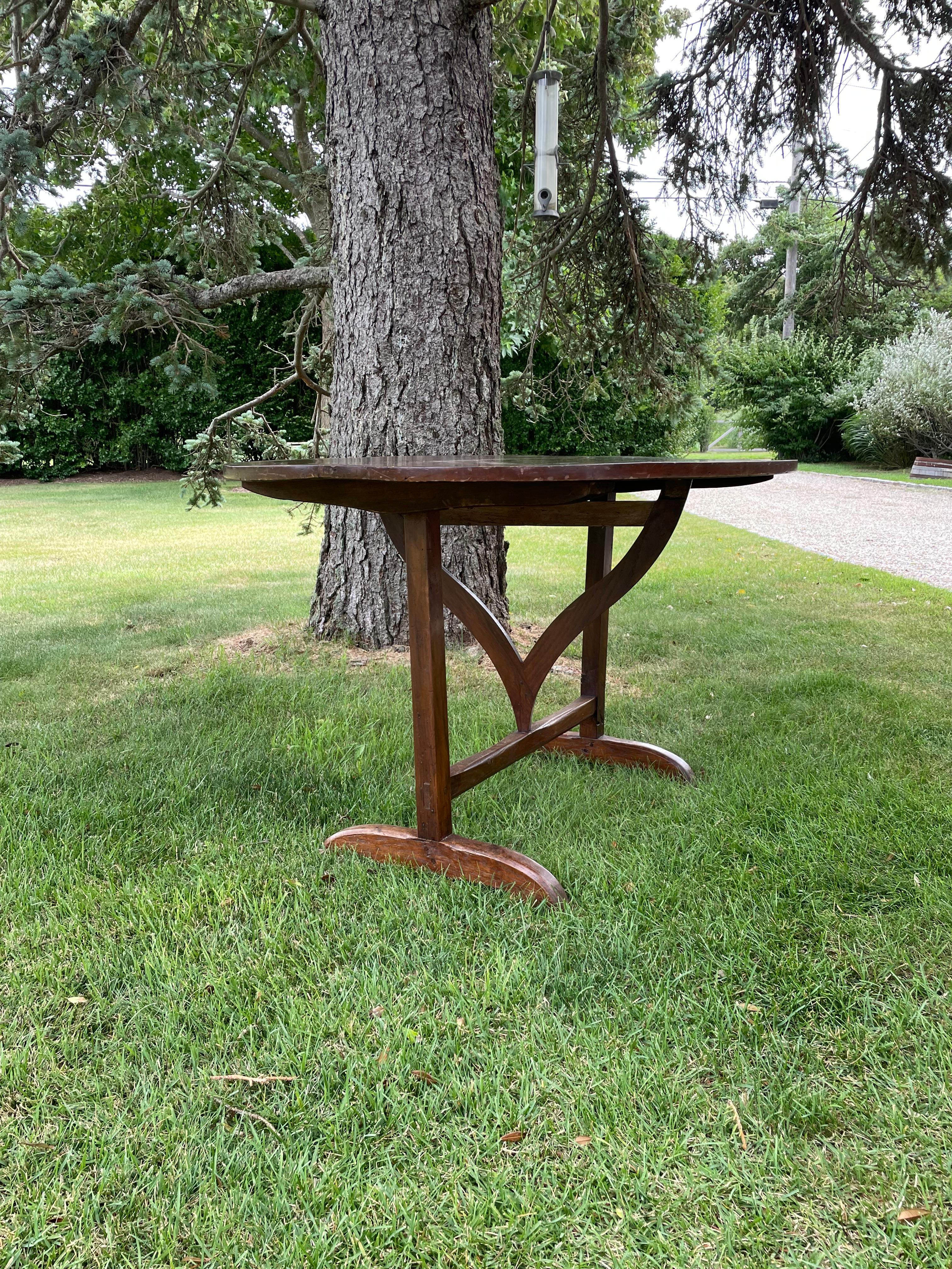 Grande table Vendange française ancienne ovale à plateau basculant en vente 5