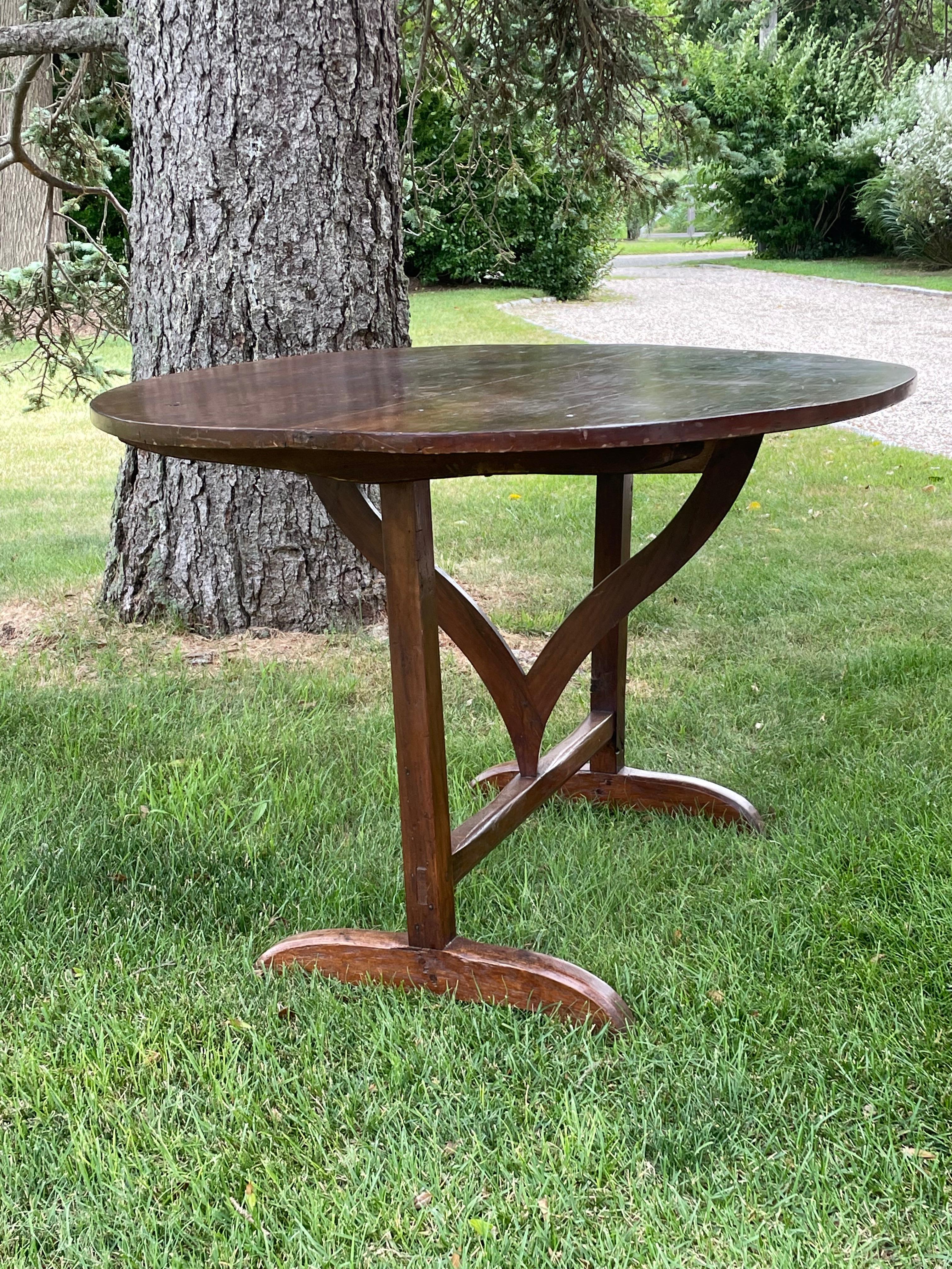 Grande table Vendange française ancienne ovale à plateau basculant en vente 8